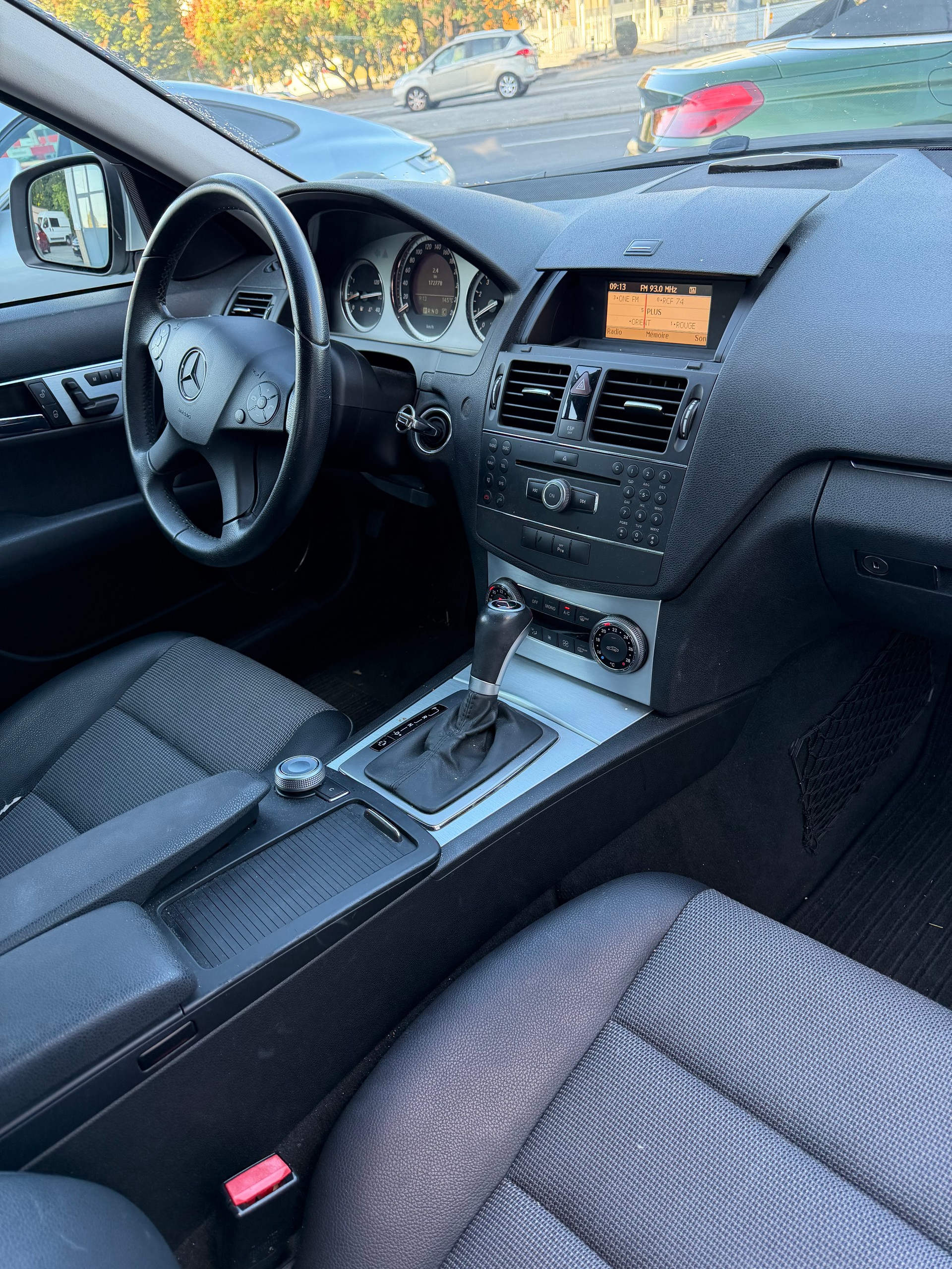 MERCEDES-BENZ C 350 Avantgarde 4Matic 7G-Tronic-image-6