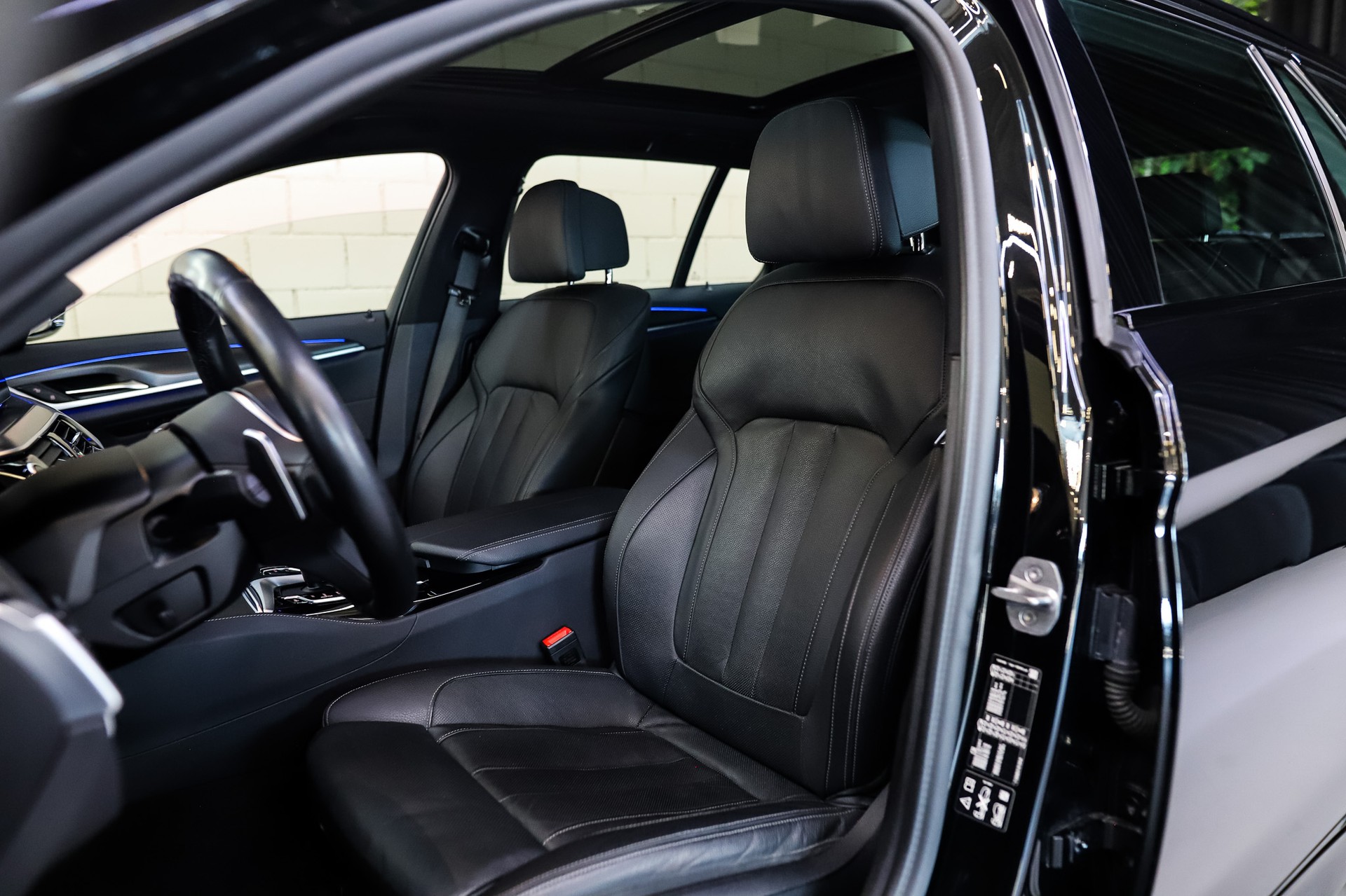 BMW 540d xDrive 48V Touring M Sport Steptronic-image-8