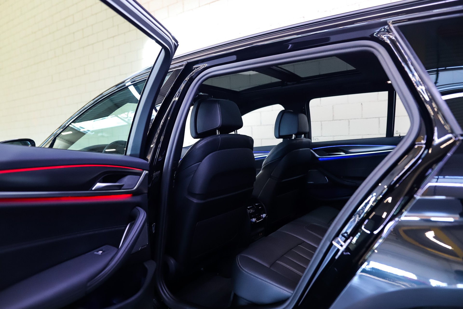 BMW 540d xDrive 48V Touring M Sport Steptronic-image-17
