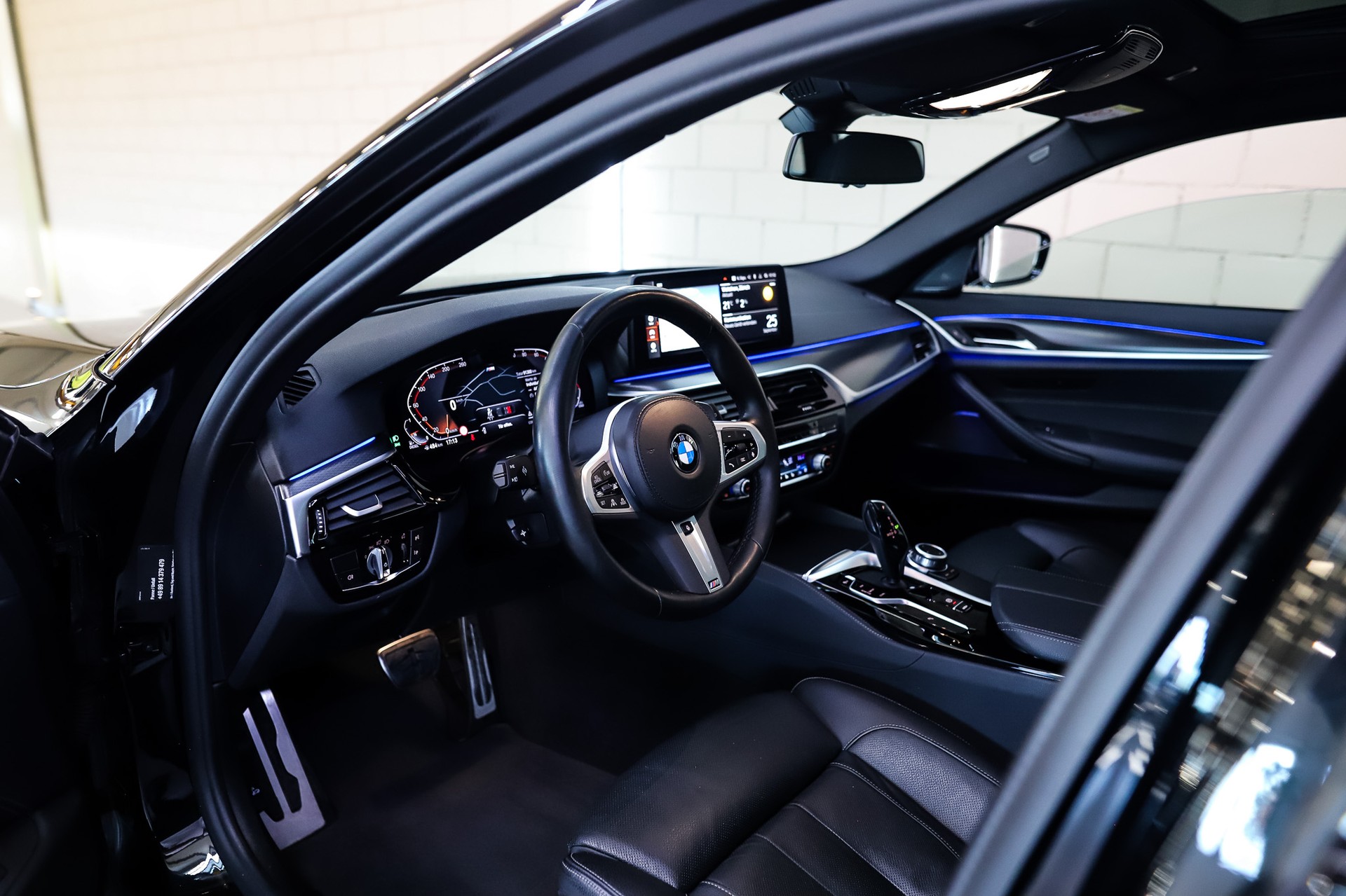 BMW 540d xDrive 48V Touring M Sport Steptronic-image-6