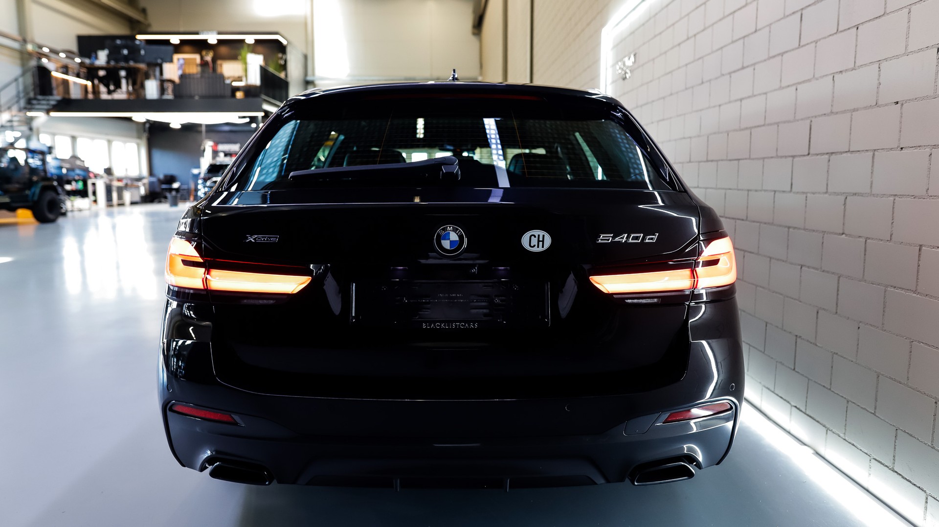 BMW 540d xDrive 48V Touring M Sport Steptronic-image-5