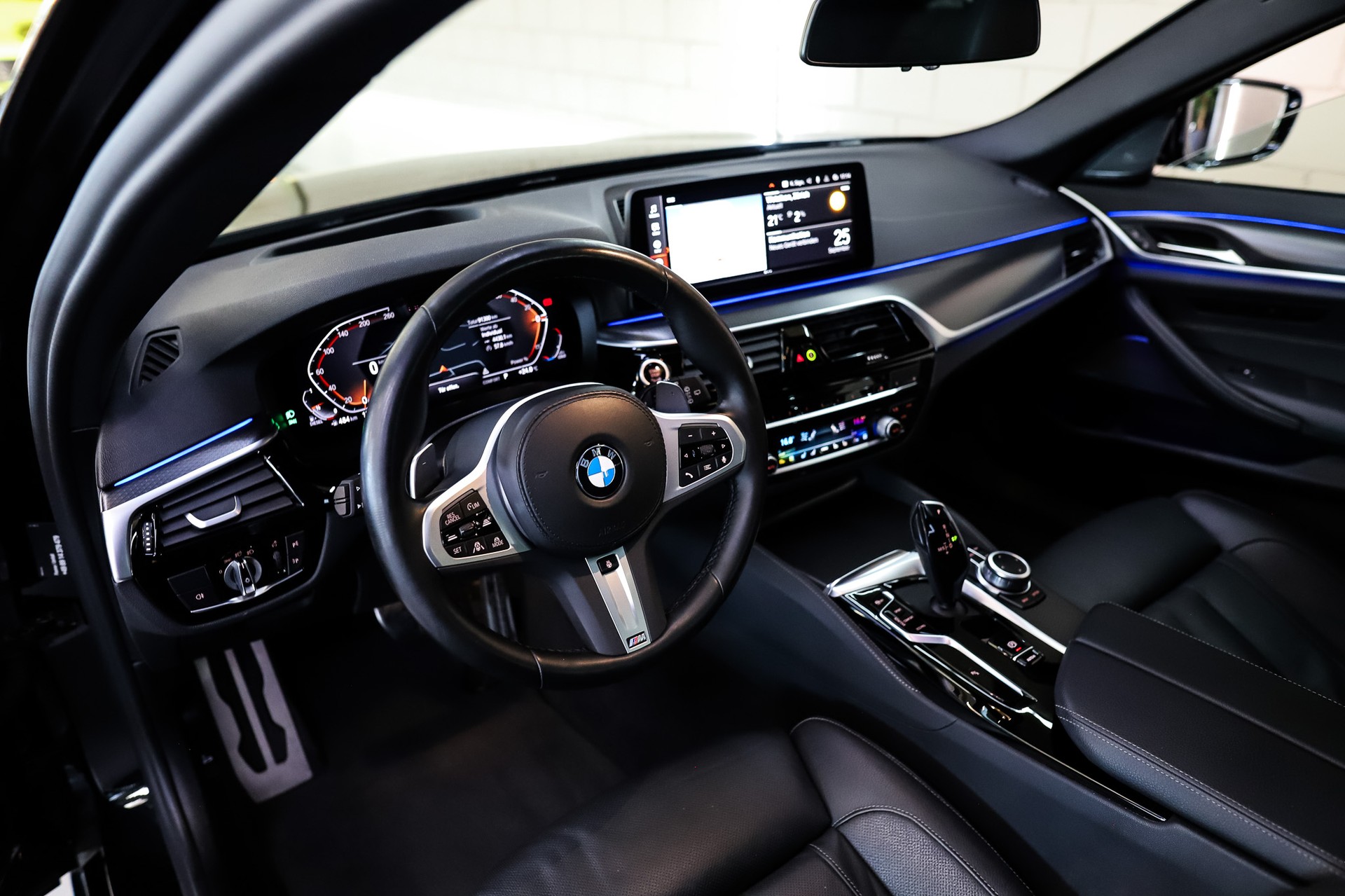 BMW 540d xDrive 48V Touring M Sport Steptronic-image-9