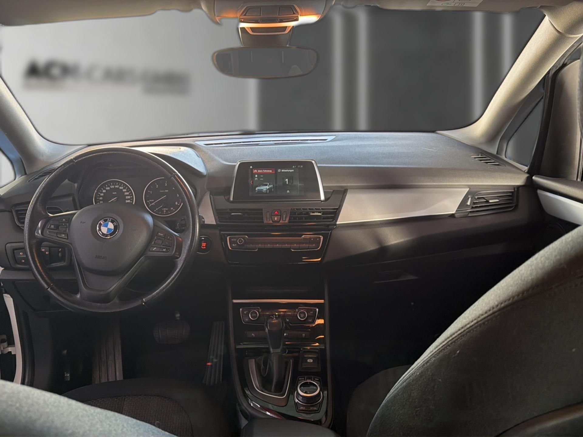 BMW 218 Active Tourer 2er Active Tourer- 218d xDrive Advantage-image-9