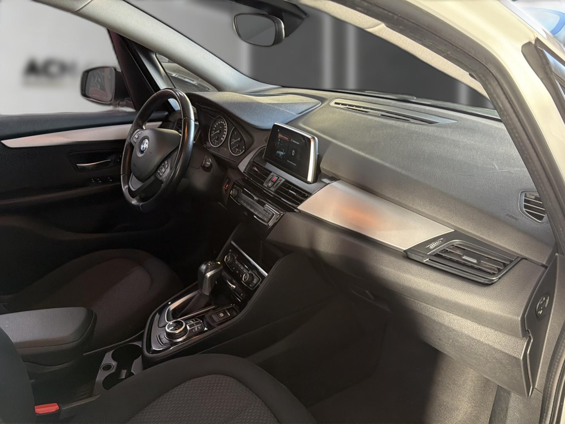 BMW 218 Active Tourer 2er Active Tourer- 218d xDrive Advantage-image-10