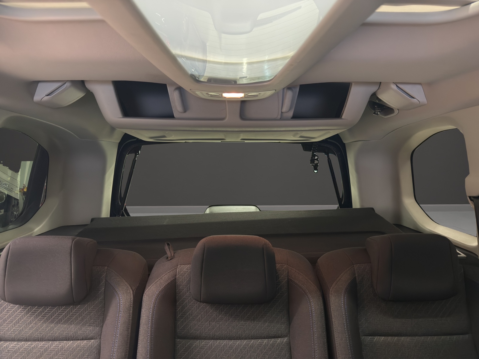 PEUGEOT Rifter 1.5 BlueHDi Allure-image-16