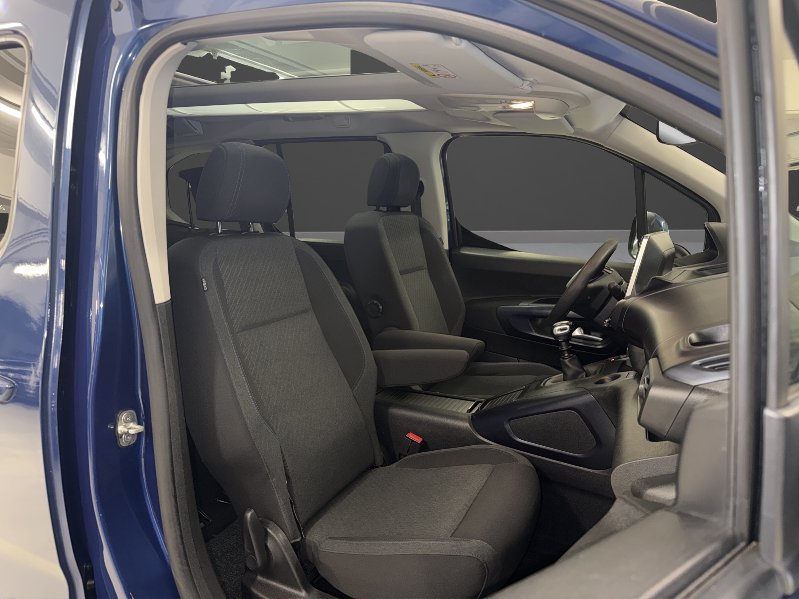 PEUGEOT Rifter 1.5 BlueHDi Allure-image-9