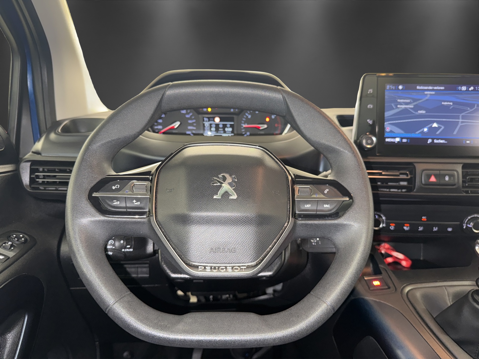 PEUGEOT Rifter 1.5 BlueHDi Allure-image-14