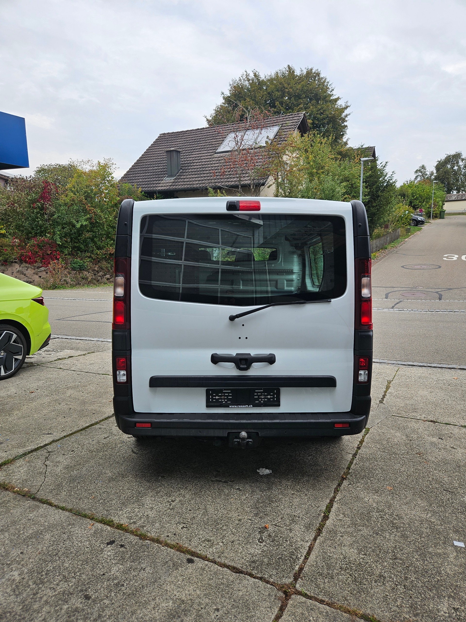 RENAULT Trafic 2.0 dCi 120 3.0t Business L1H1-image-3