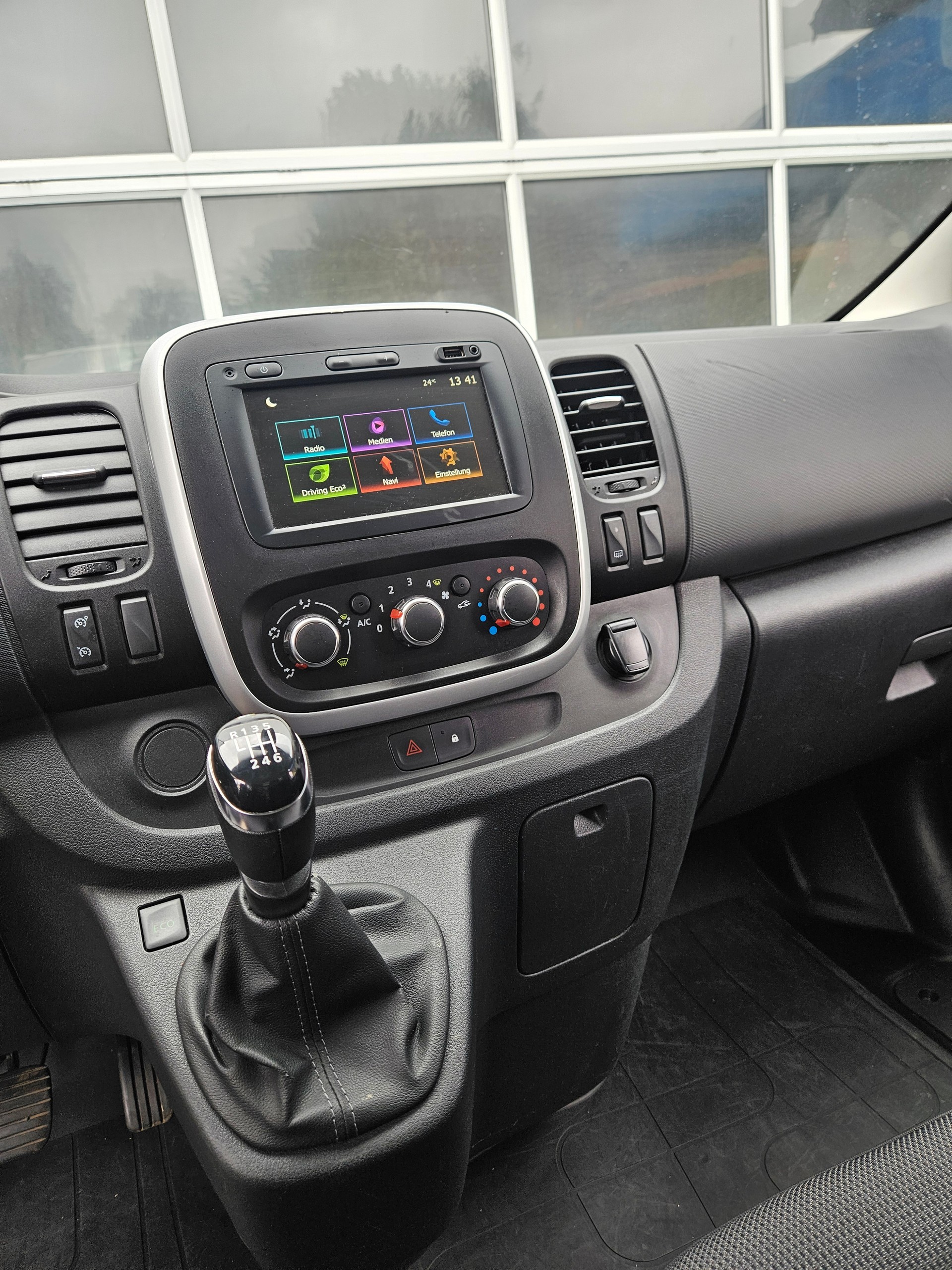 RENAULT Trafic 2.0 dCi 120 3.0t Business L1H1-image-6