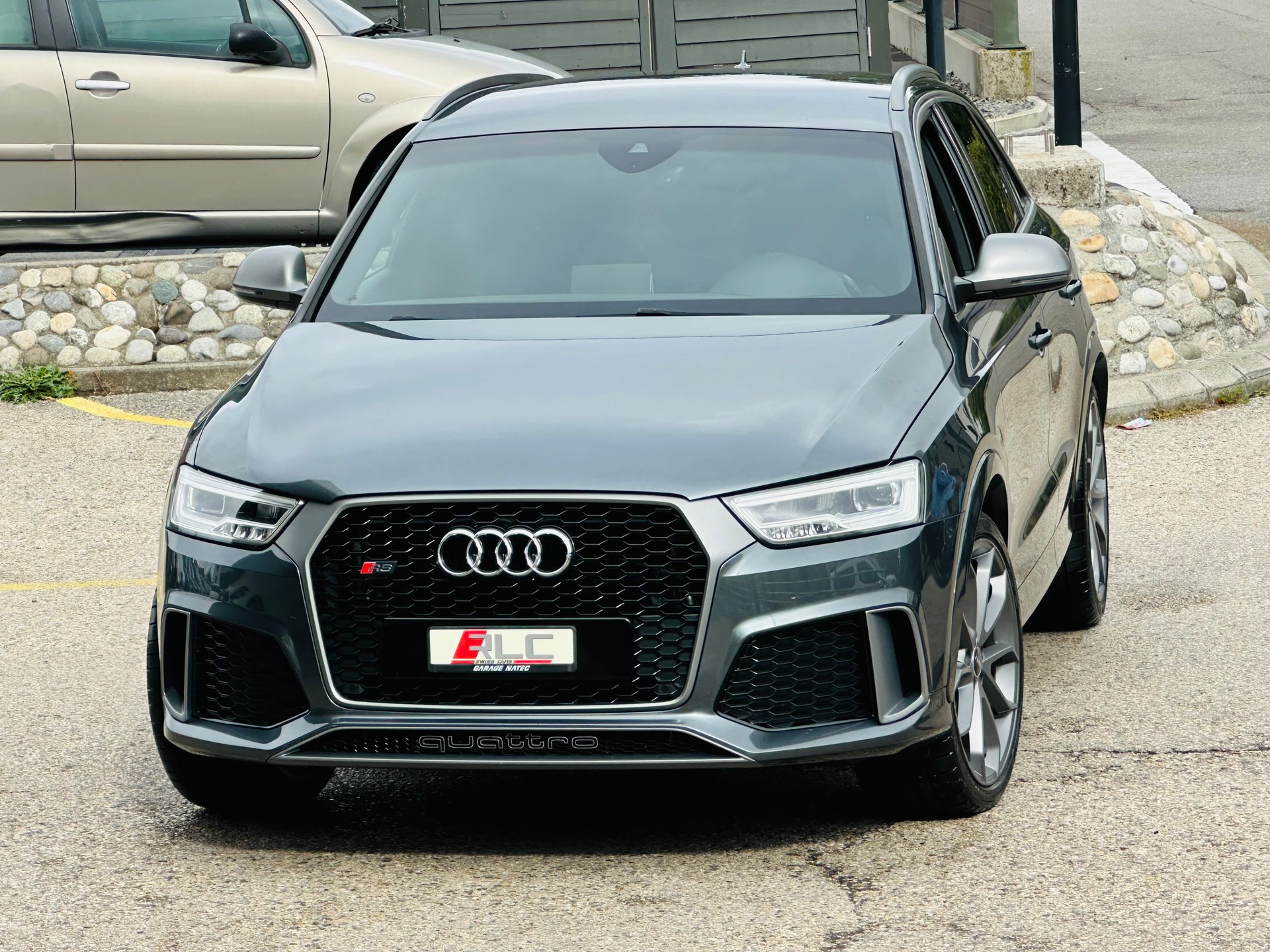 AUDI RS Q3 2.5 TFSI performance quattro S-tronic-showroom-element-3