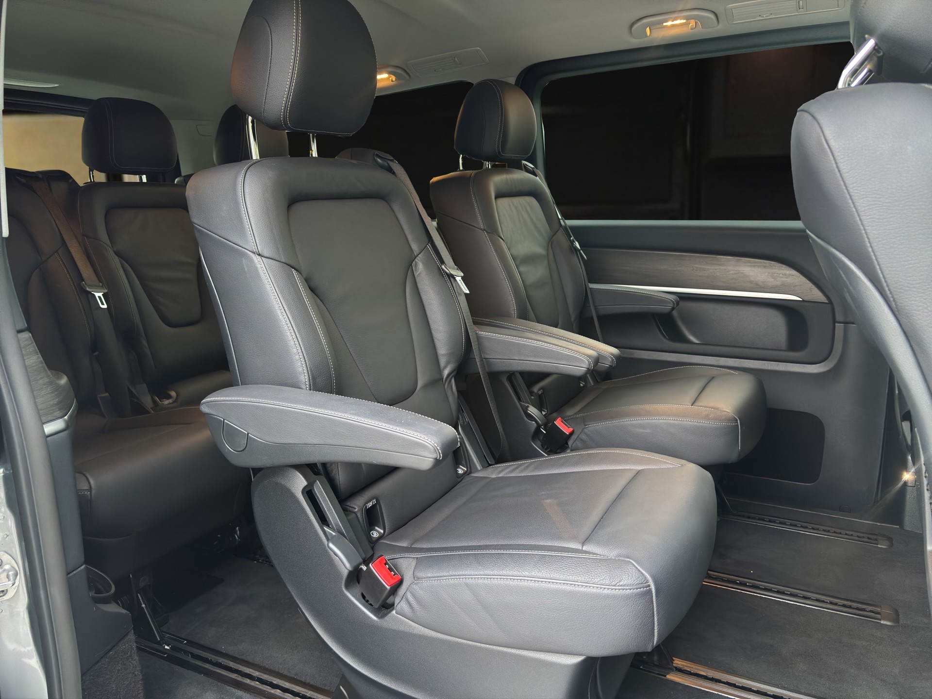 MERCEDES-BENZ V 250 d Avantgarde lang Van-image-12