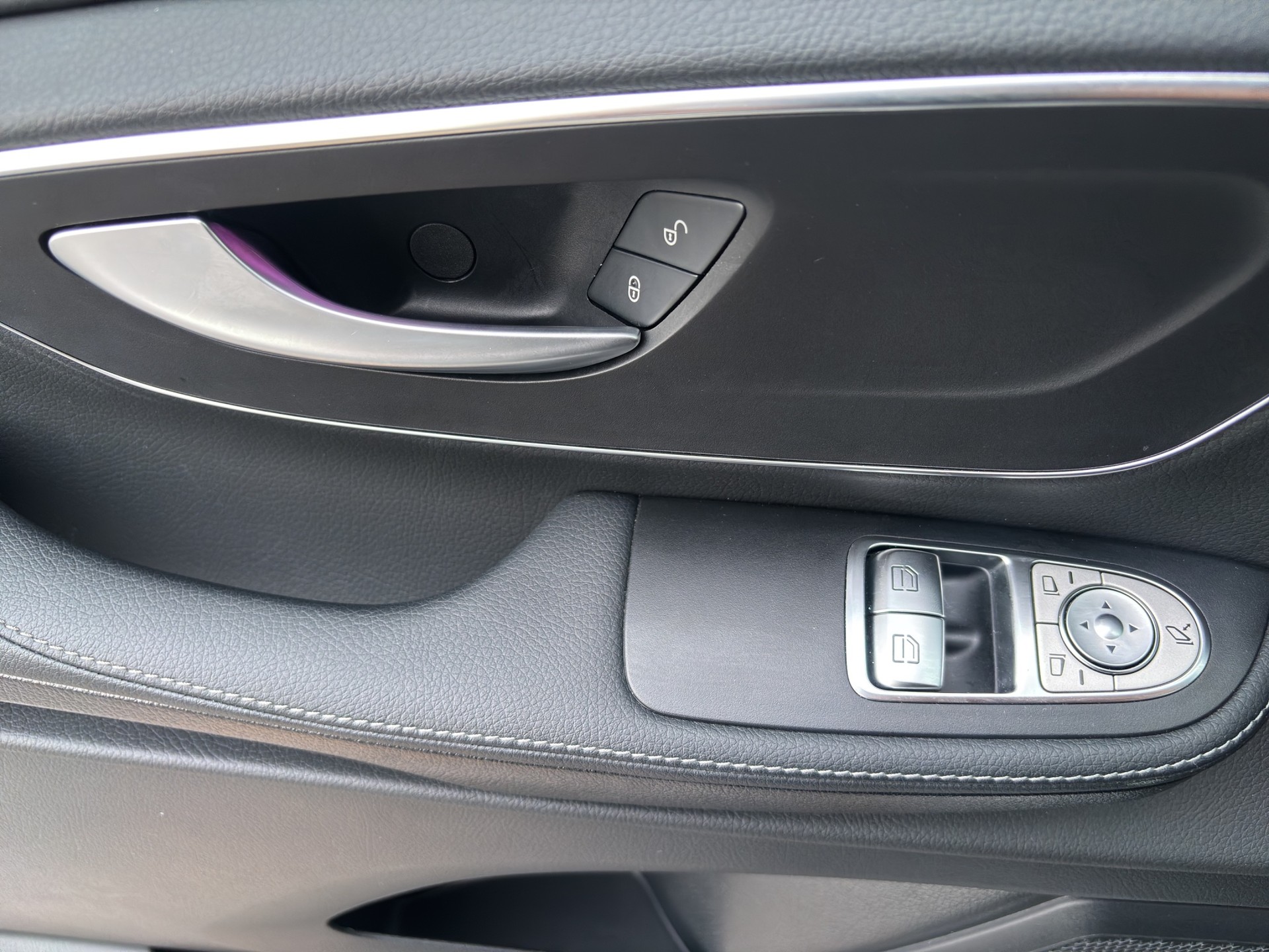 MERCEDES-BENZ V 250 d Avantgarde lang Van-image-20