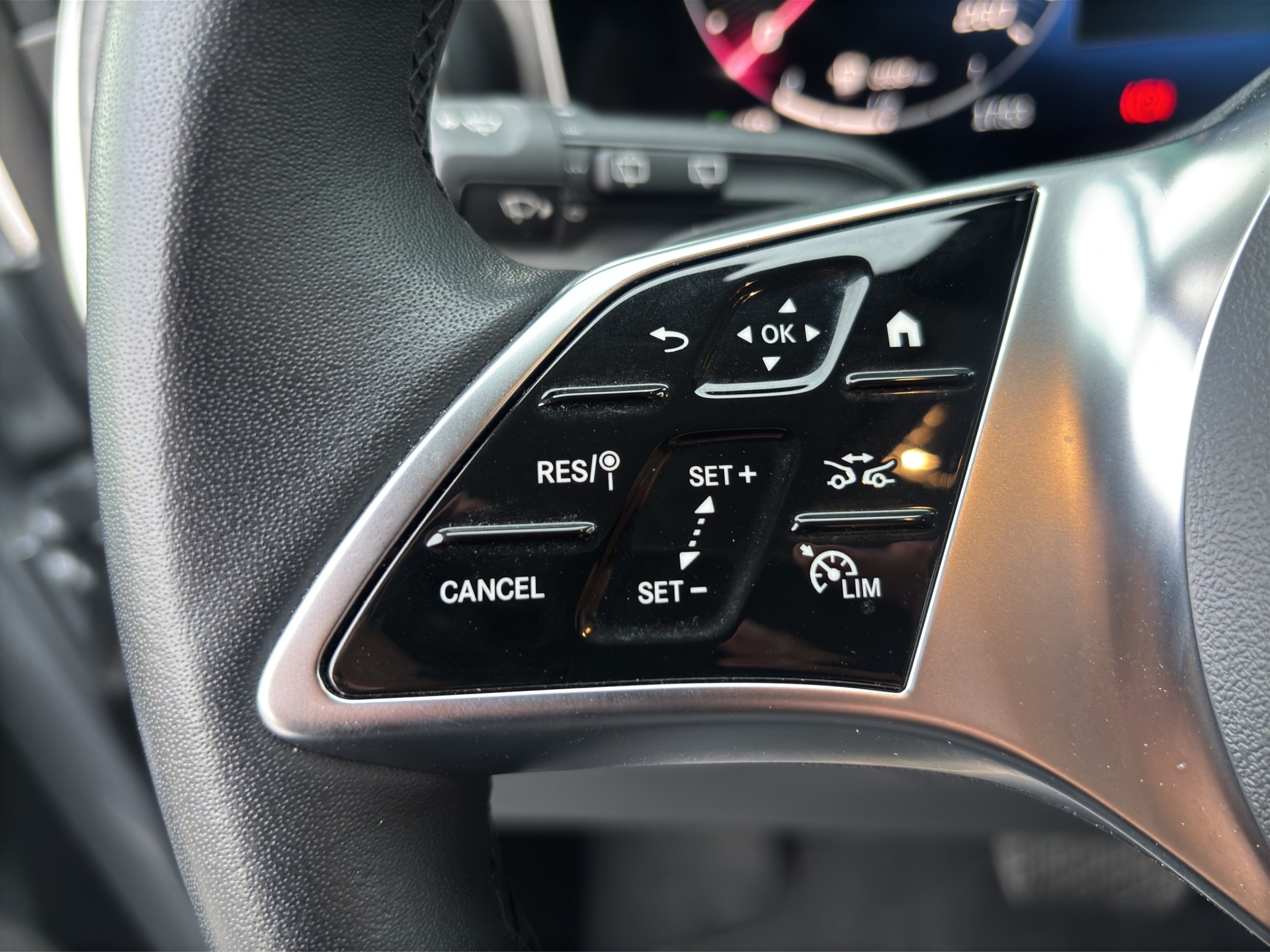 MERCEDES-BENZ V 250 d Avantgarde lang Van-image-18