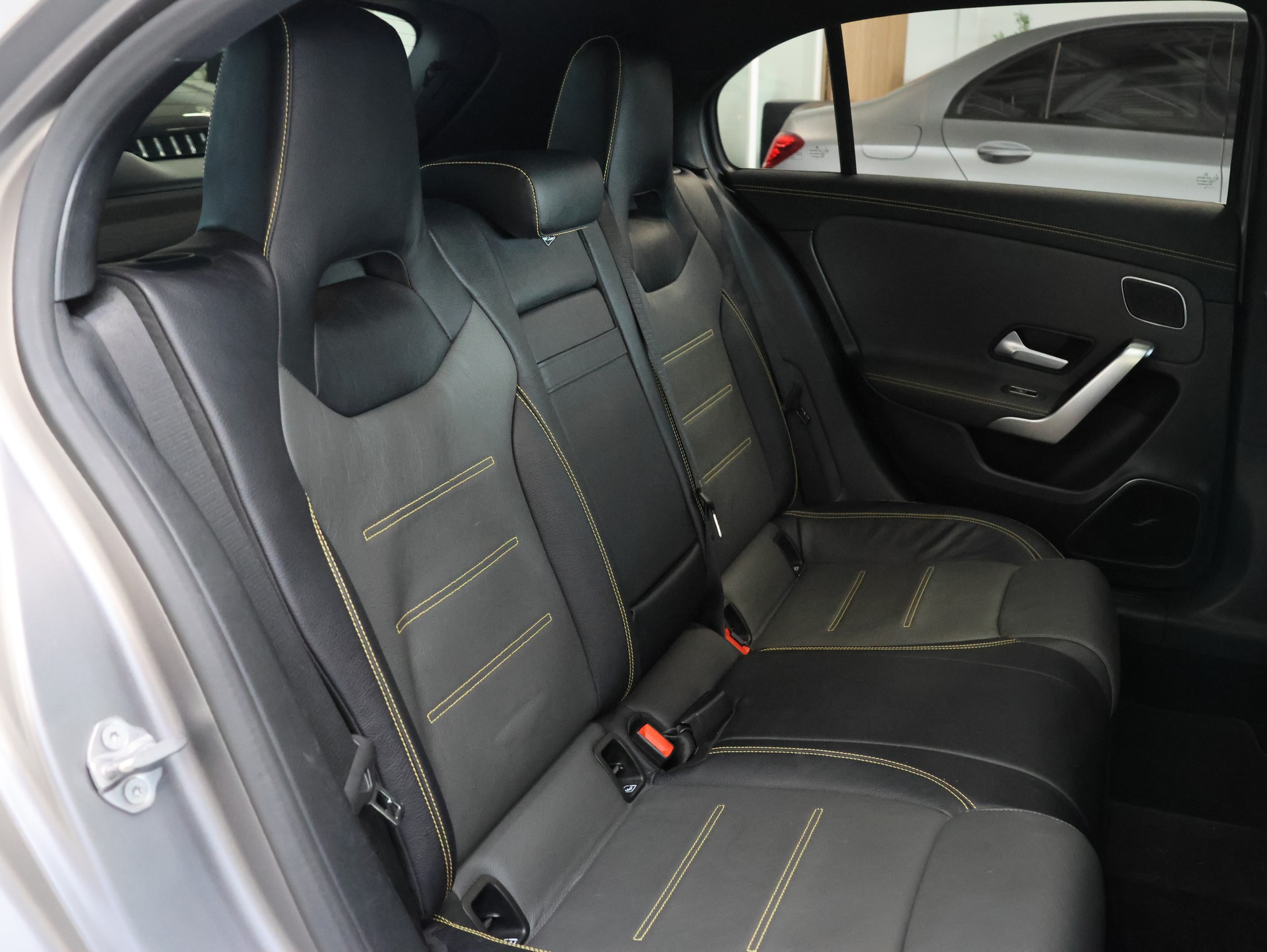 MERCEDES-BENZ A 45 S AMG 4Matic+ Speedshift *DESIGNO-MAGNO*-image-15