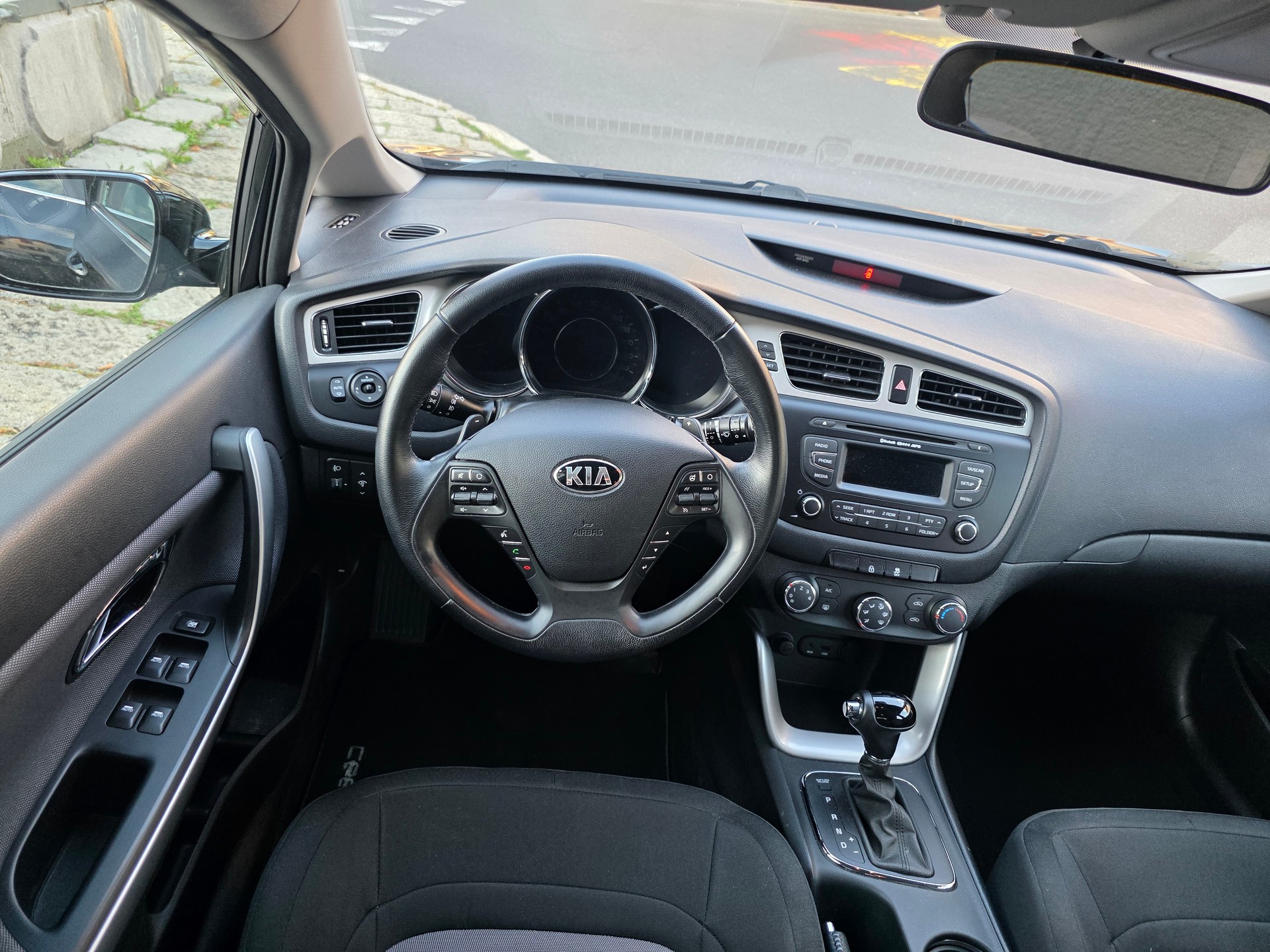 KIA Cee'd 1.6 GDi Trend DCT-image-6