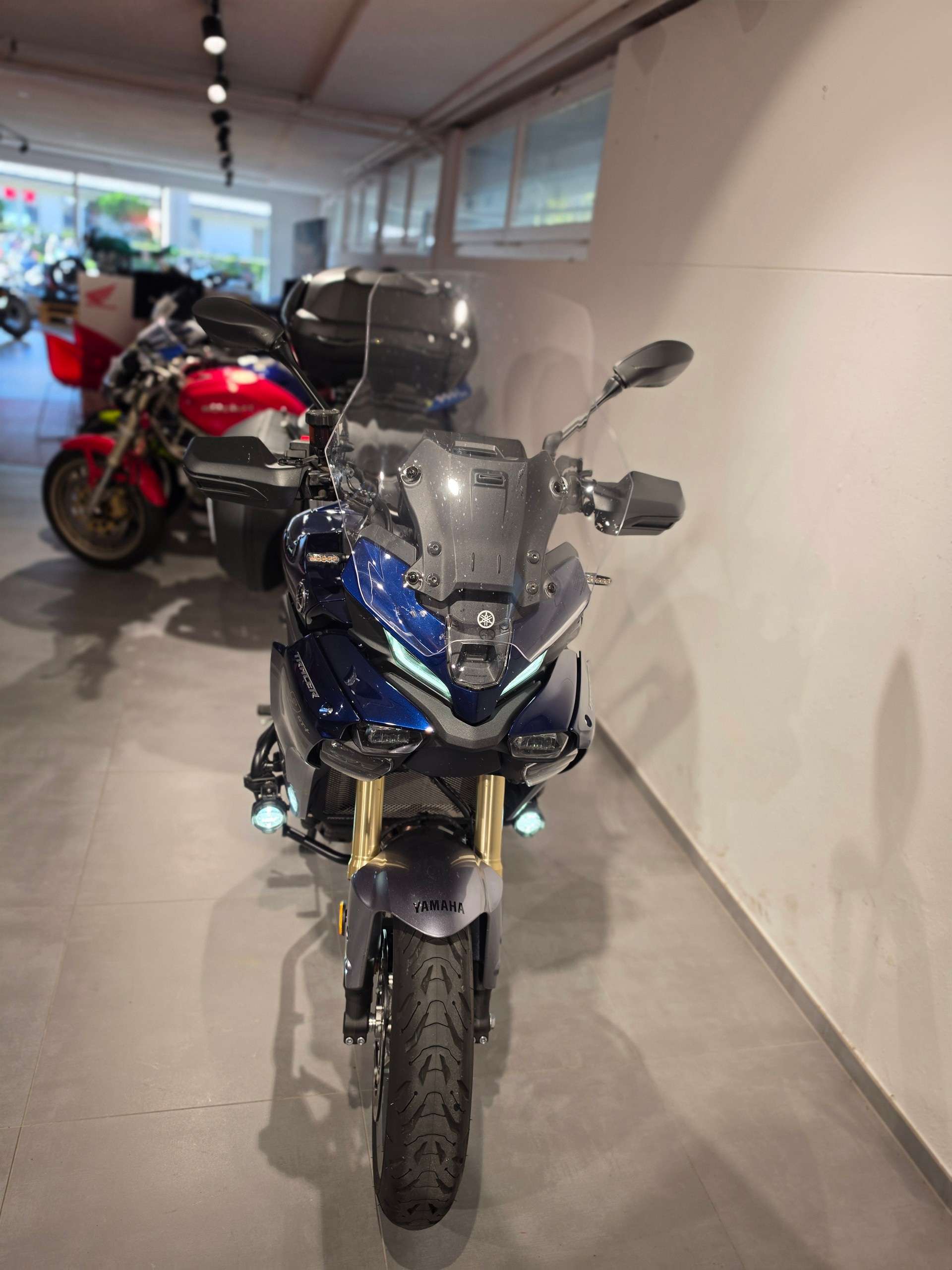 YAMAHA Tracer 9 GT+-showroom-element-3