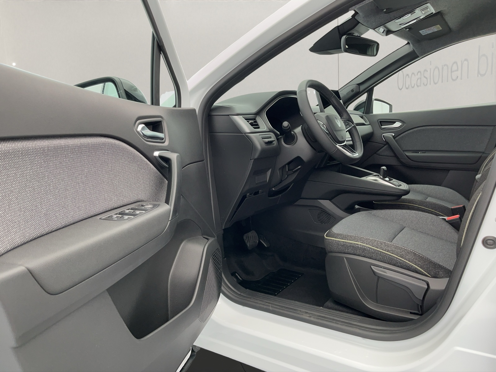 RENAULT Captur 1.8 E-Tech techno-image-6