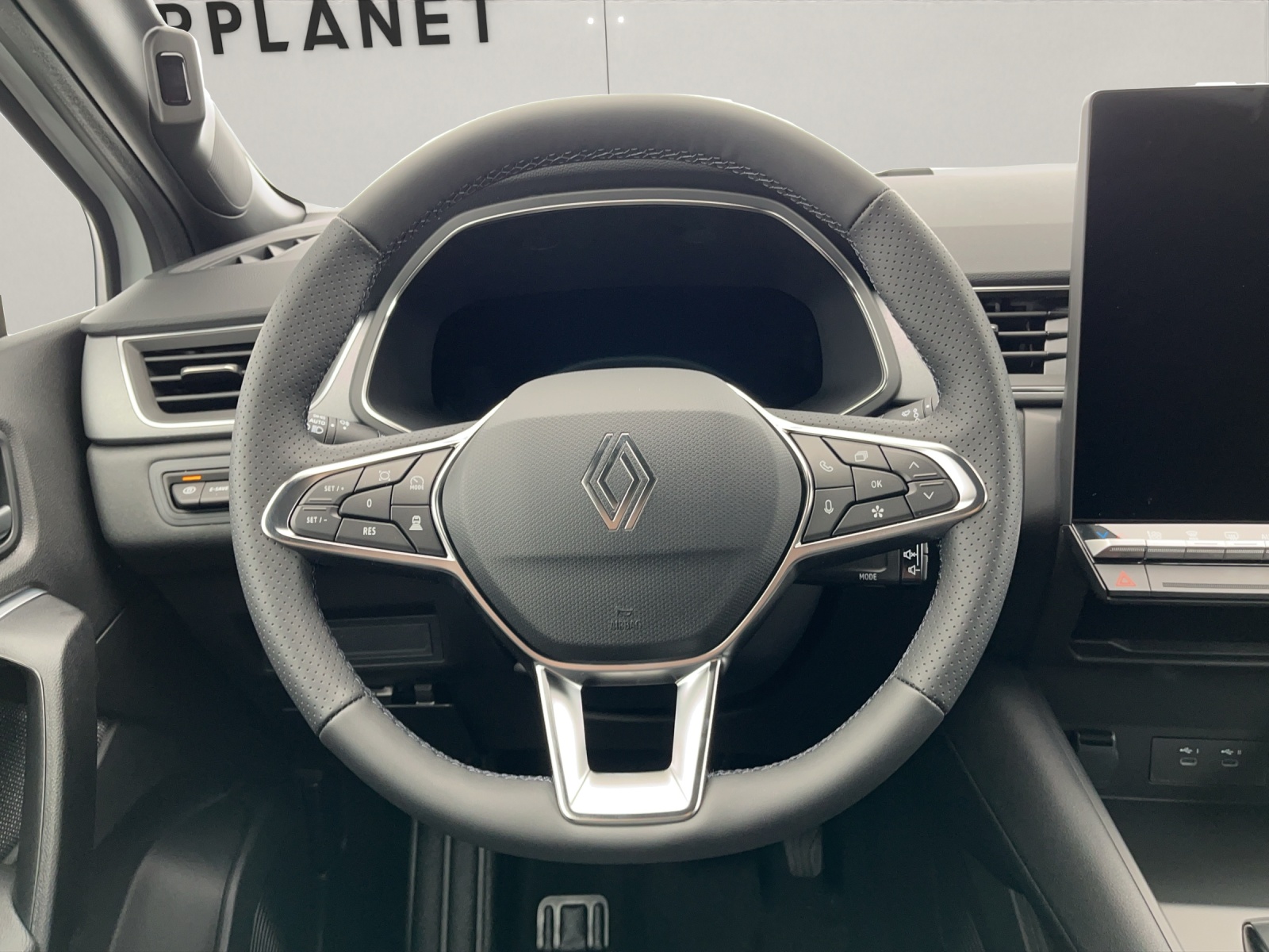 RENAULT Captur 1.8 E-Tech techno-image-9