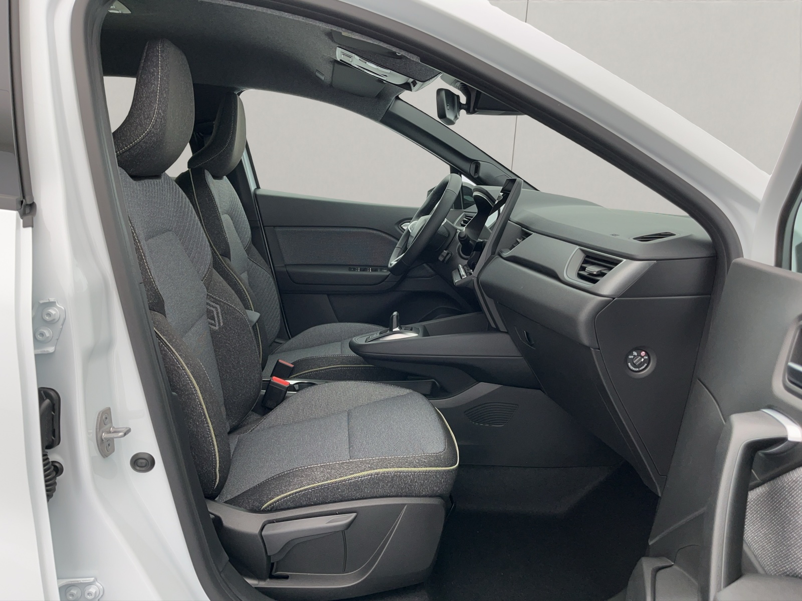 RENAULT Captur 1.8 E-Tech techno-image-15