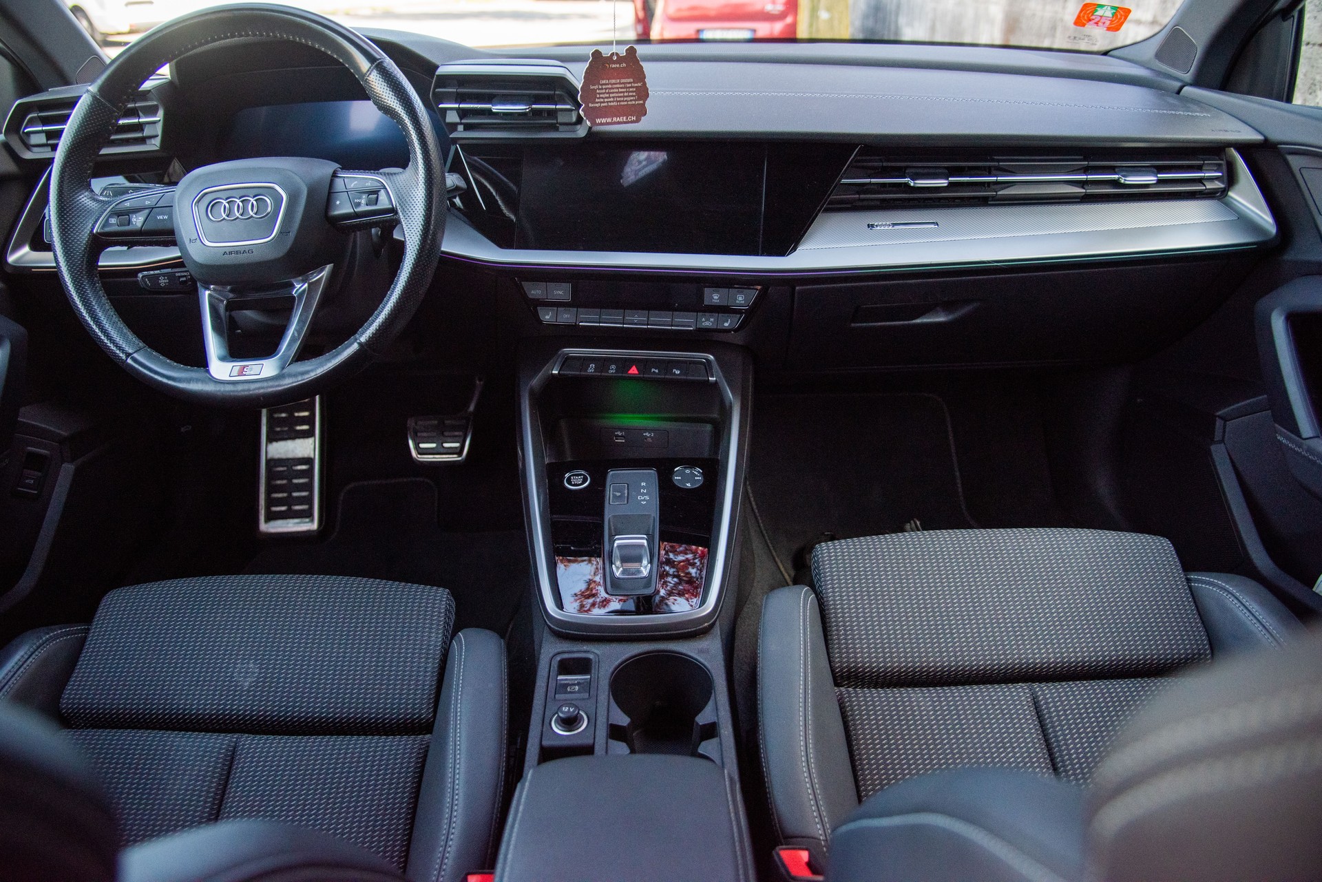 AUDI A3 Sportback 35 TFSI S line S-tronic-image-5