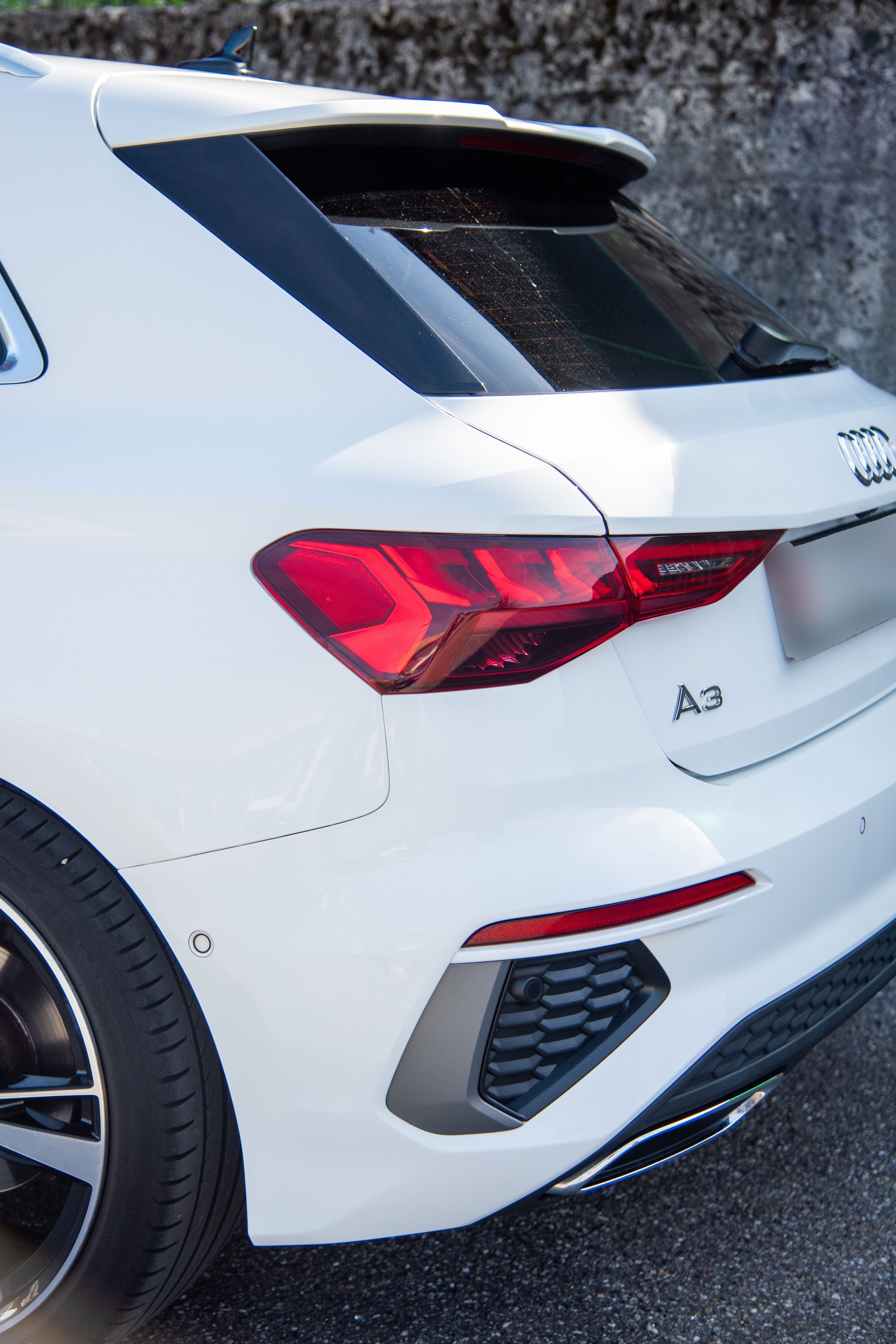 AUDI A3 Sportback 35 TFSI S line S-tronic-image-2