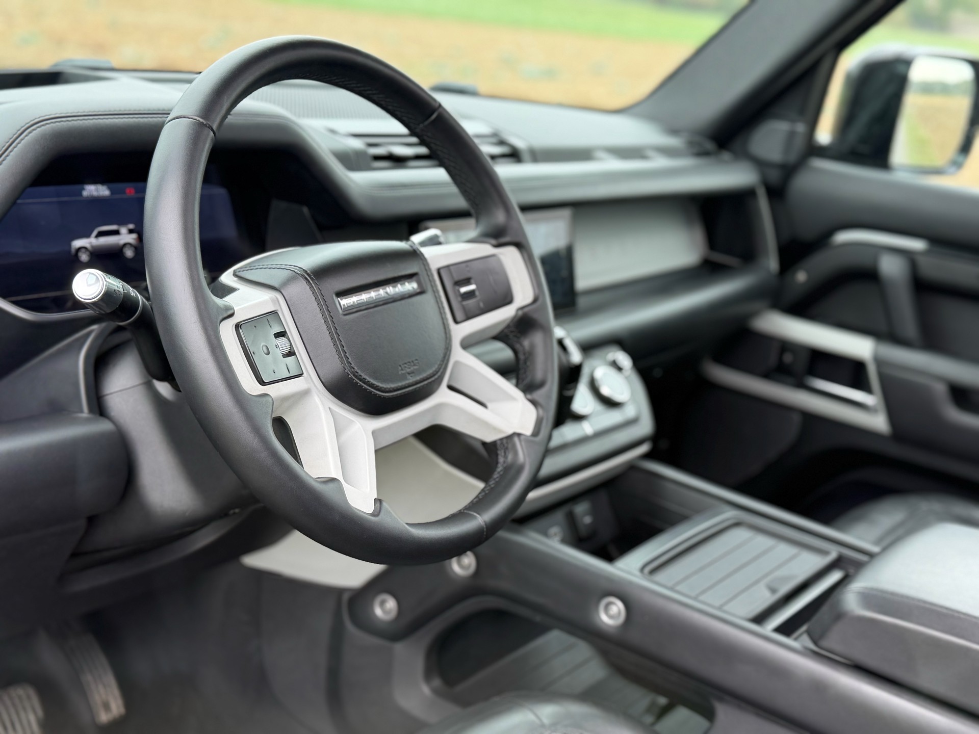 LAND ROVER Defender 110 P300 Si4 HSE AT8-image-11