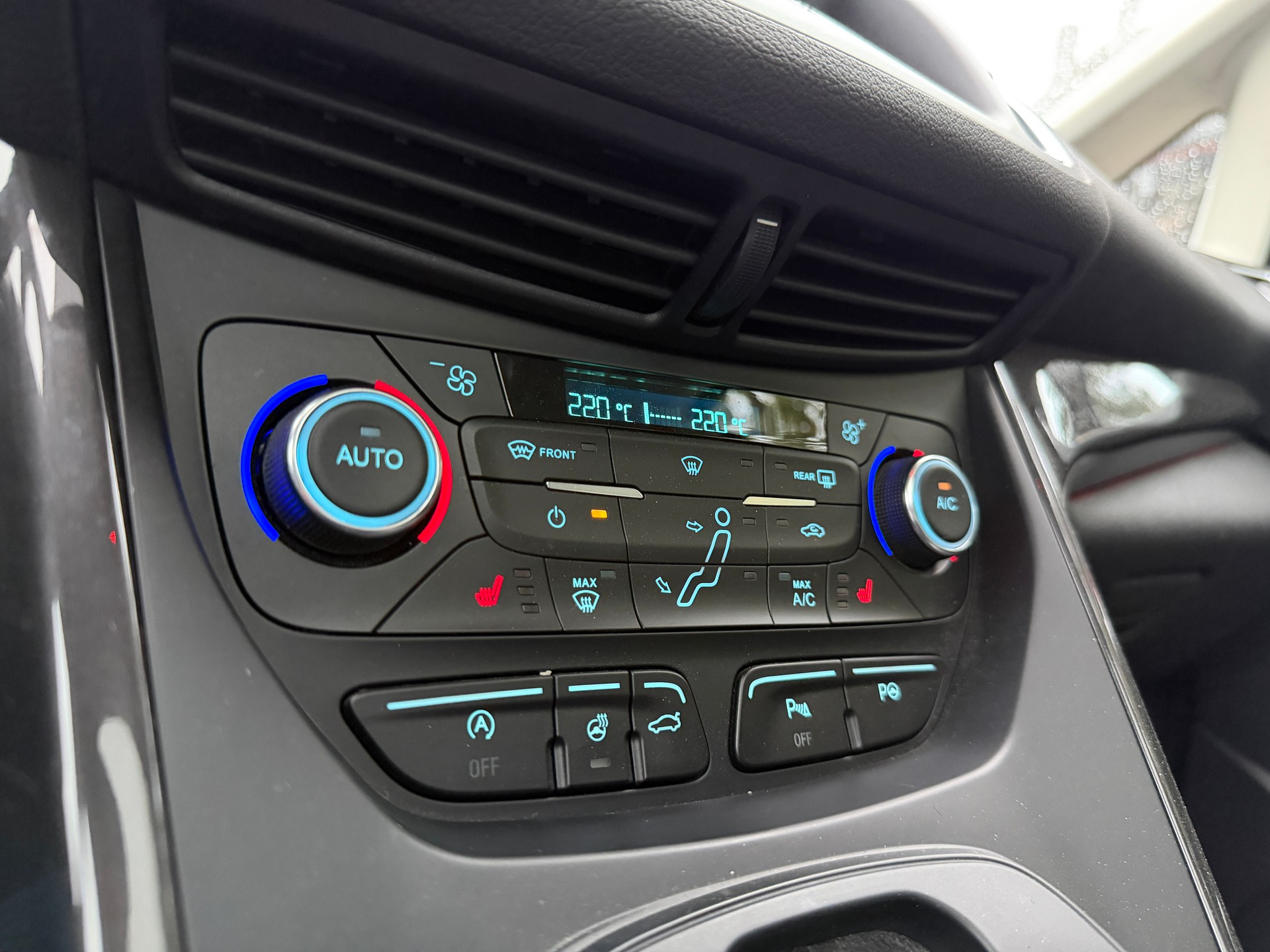 FORD Grand C-Max 1.5 SCTi Titanium X-image-14