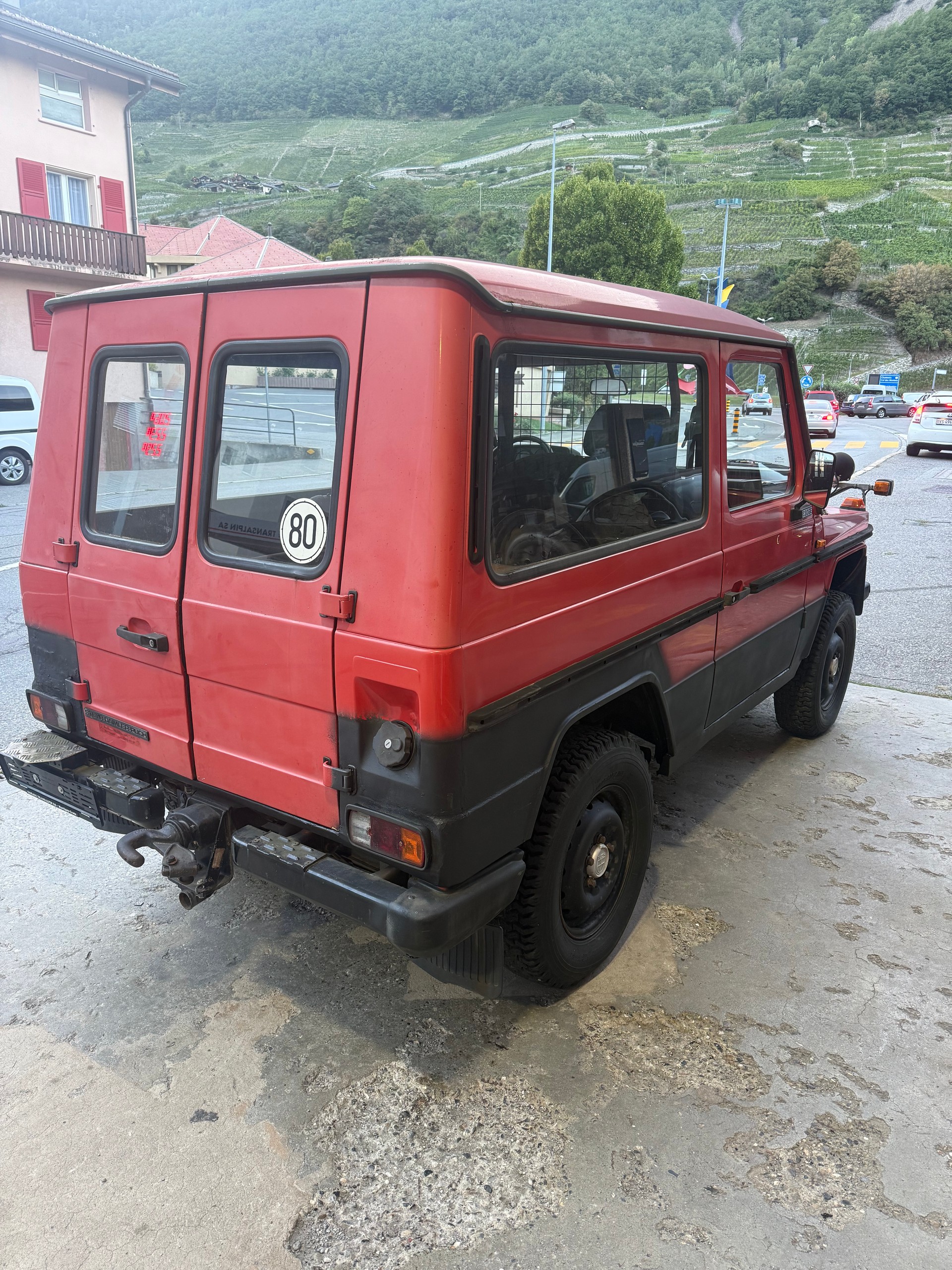 PUCH 230 GE 3 worker-image-4