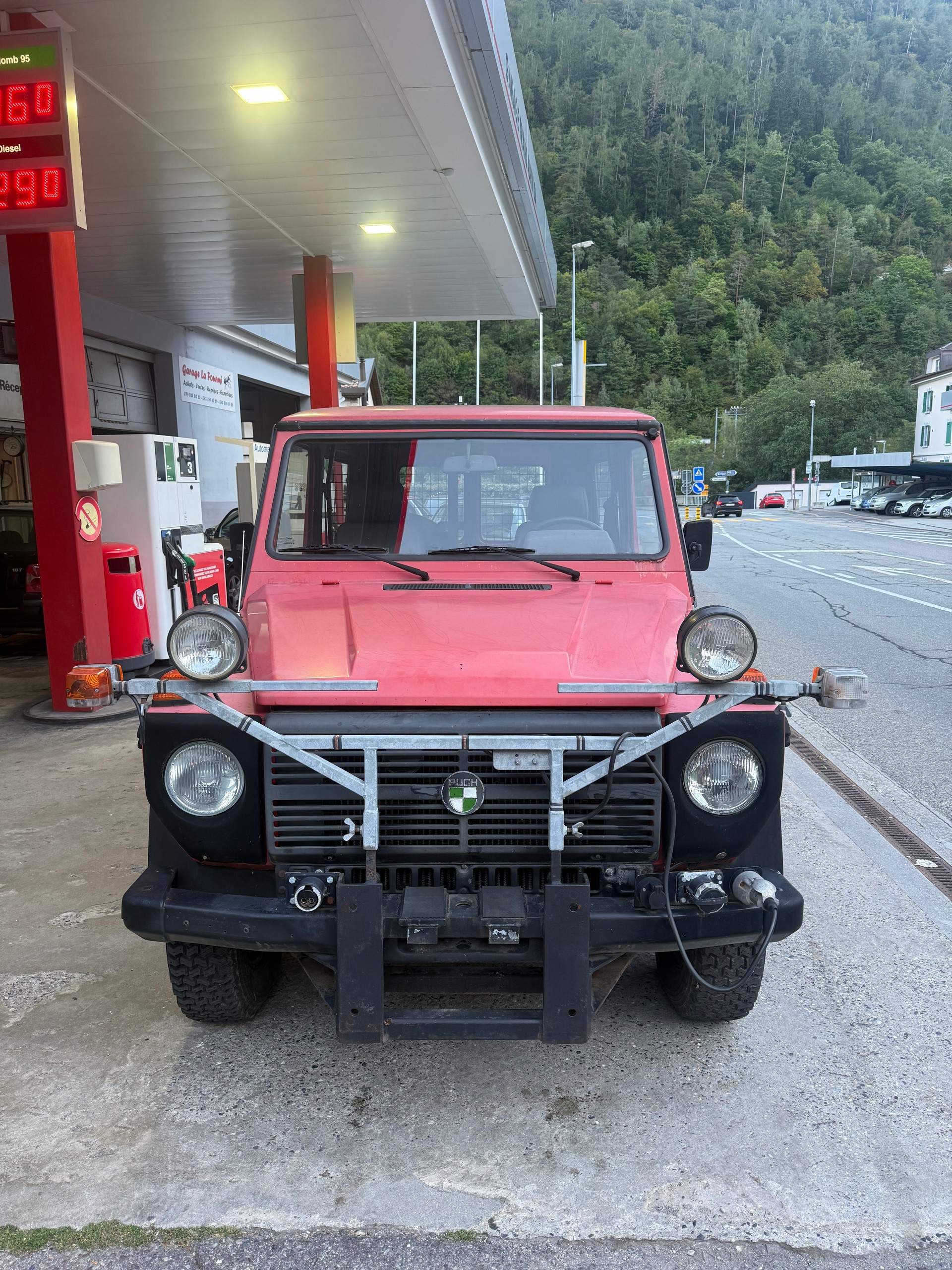PUCH 230 GE 3 worker-image-0