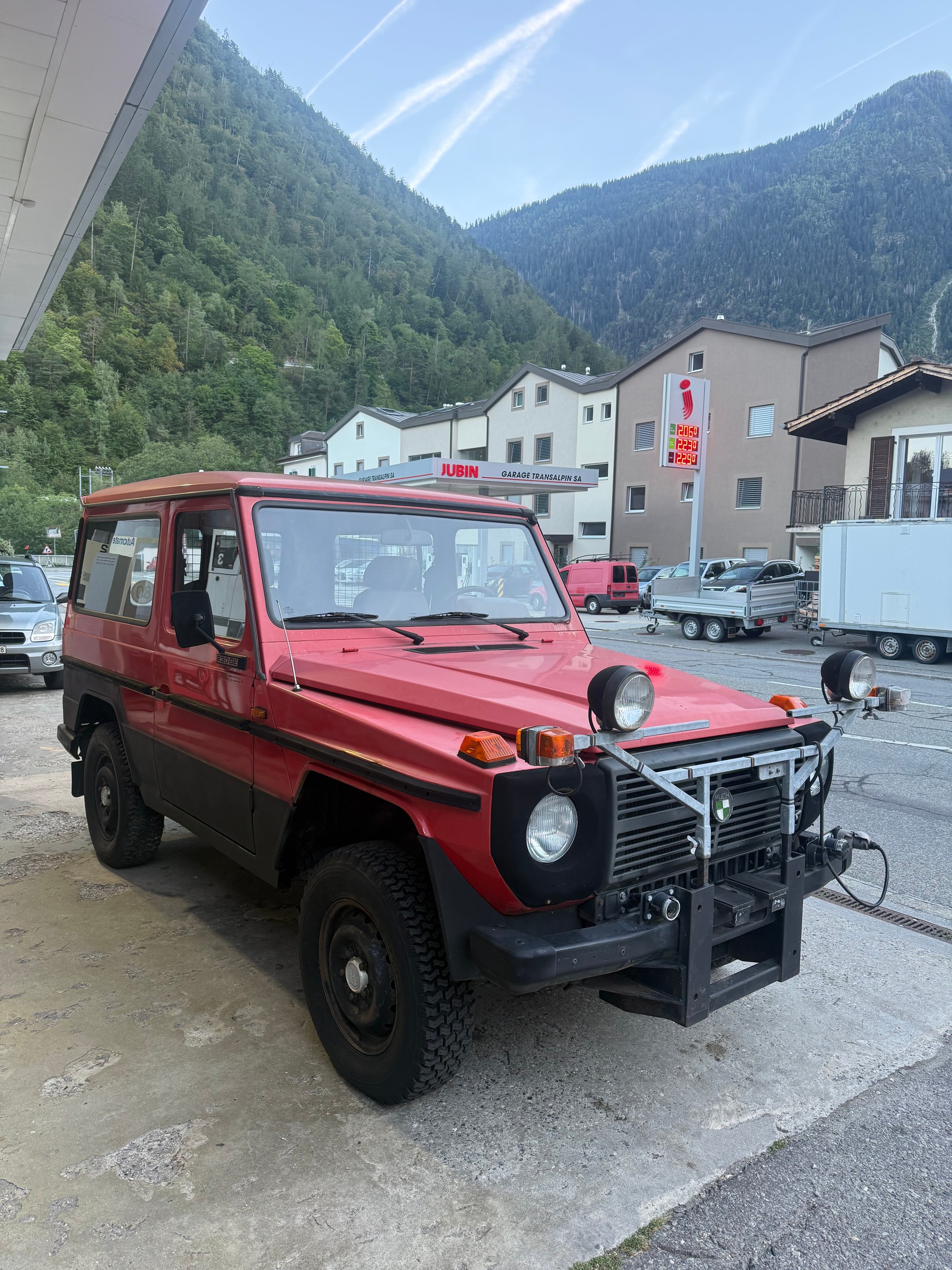 PUCH 230 GE 3 worker-image-1