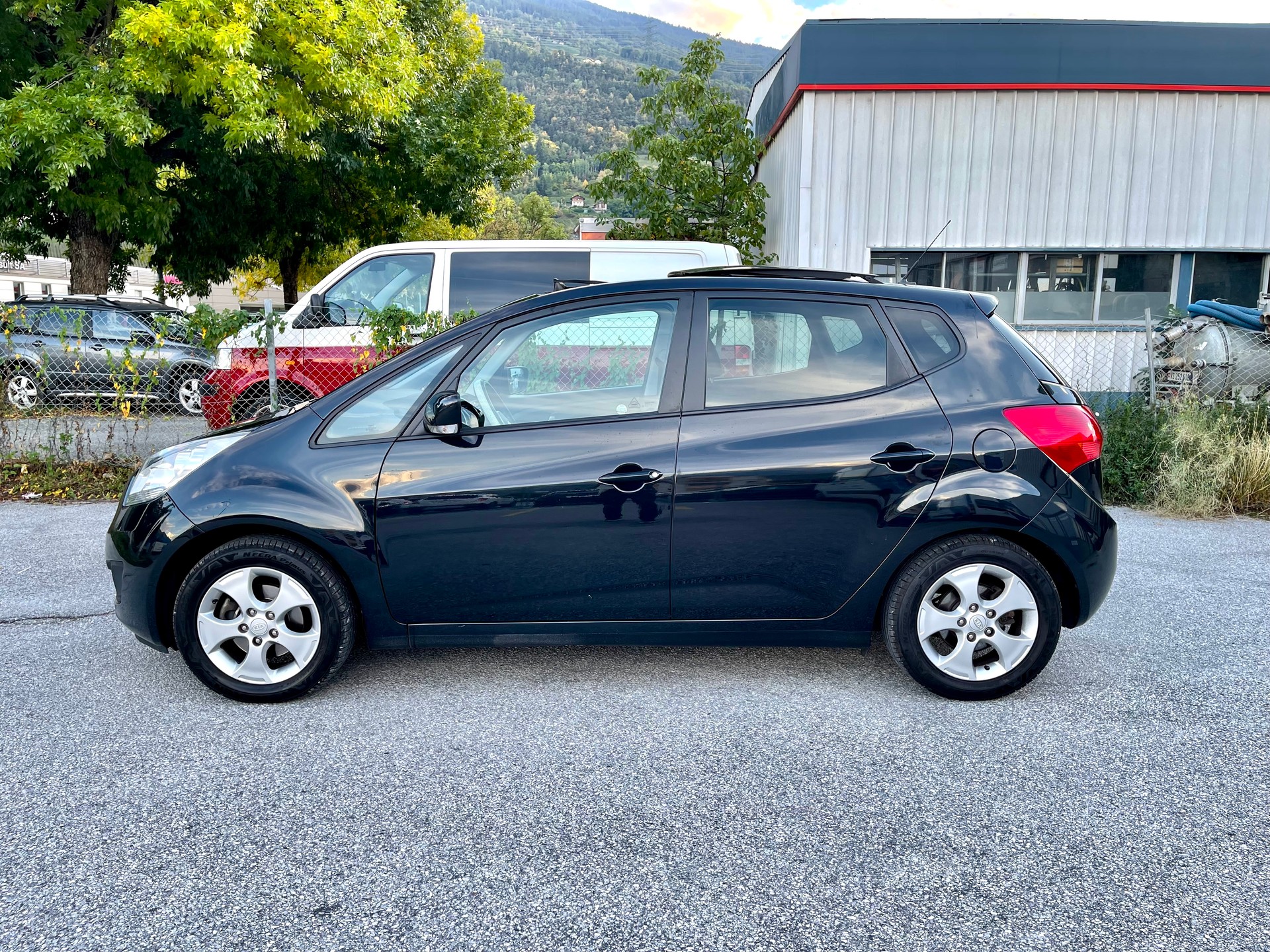 KIA Venga 1.6 CVVT Style Automatic-image-4