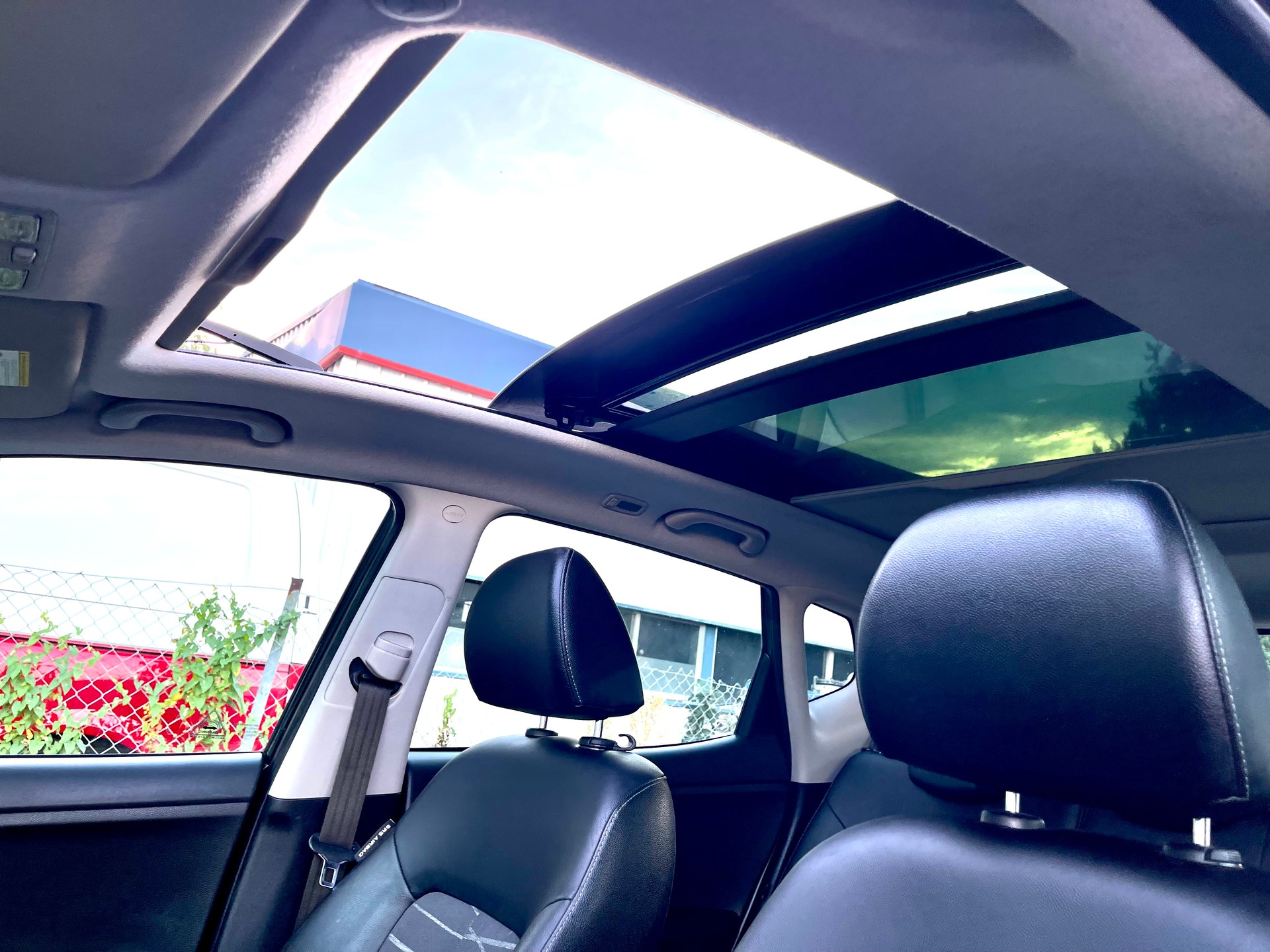 KIA Venga 1.6 CVVT Style Automatic-image-13