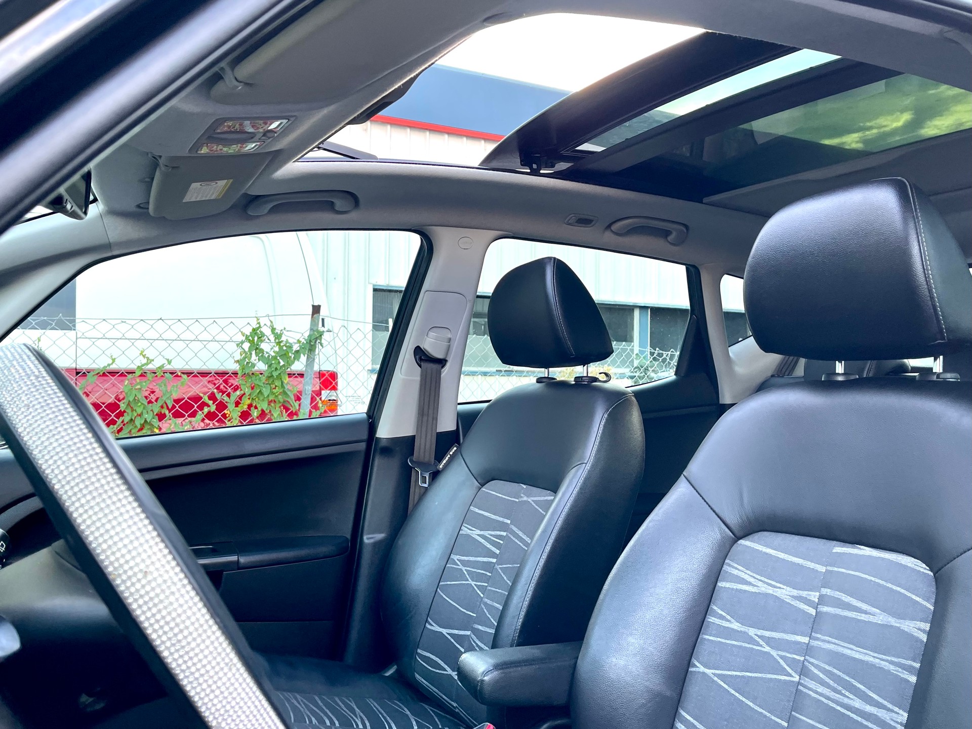 KIA Venga 1.6 CVVT Style Automatic-image-11