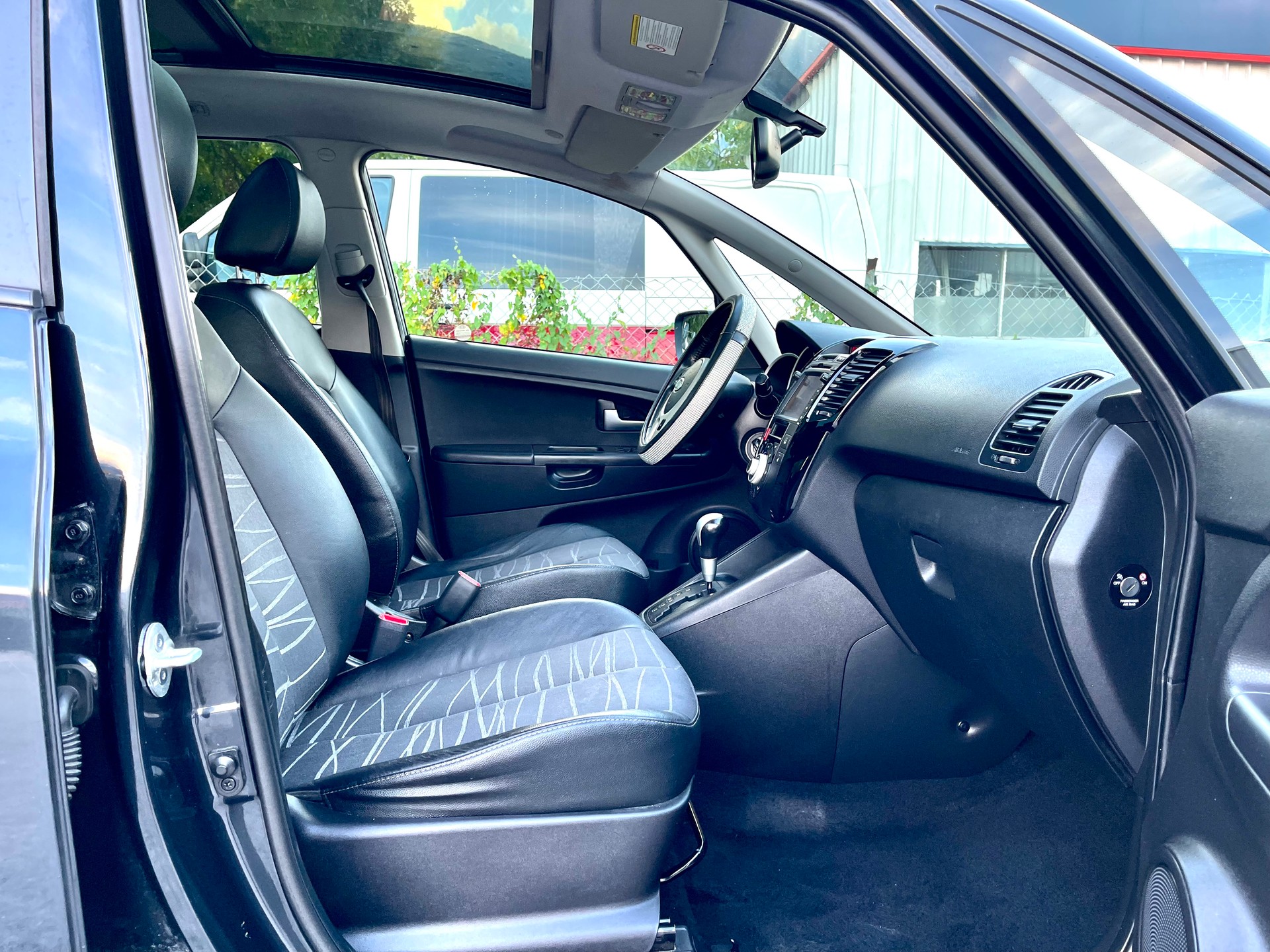 KIA Venga 1.6 CVVT Style Automatic-image-16