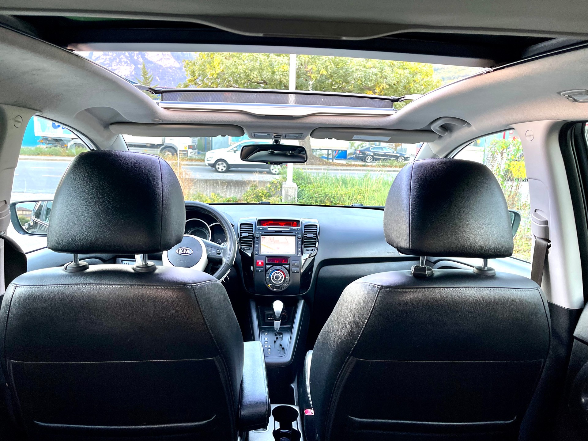KIA Venga 1.6 CVVT Style Automatic-image-5