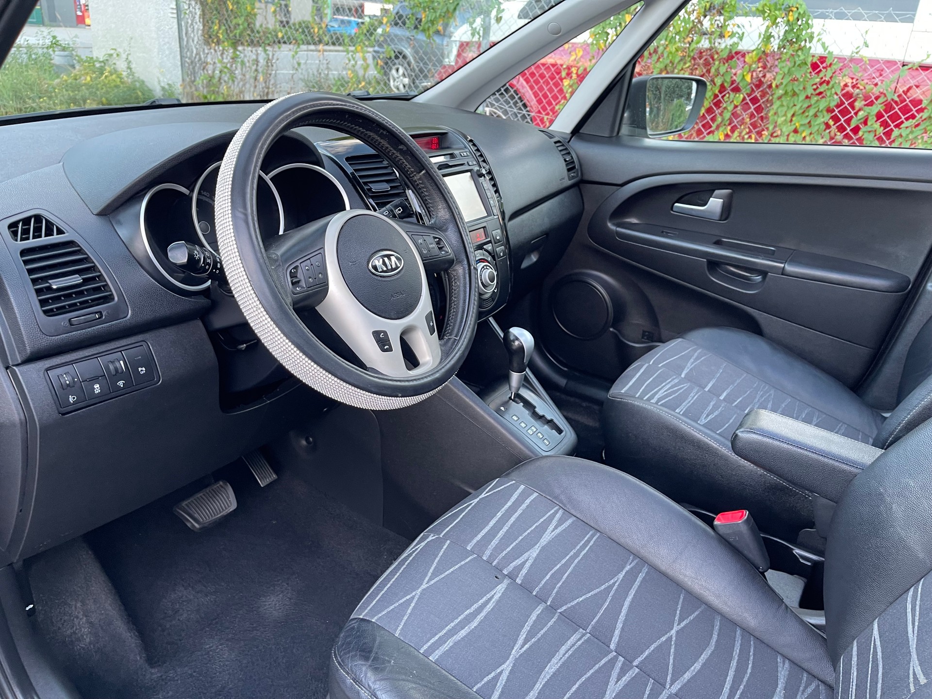 KIA Venga 1.6 CVVT Style Automatic-image-24