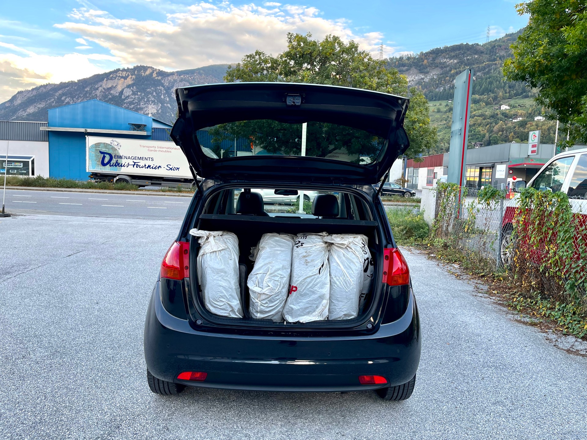 KIA Venga 1.6 CVVT Style Automatic-image-6