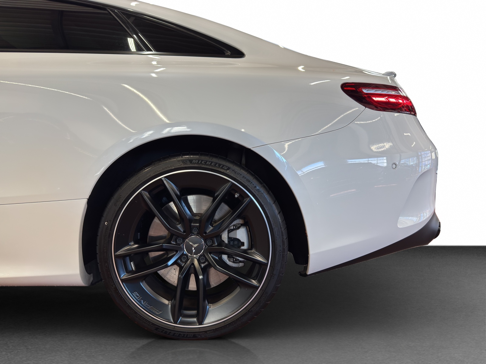 MERCEDES-BENZ E 53 Coupé AMG 4Matic+-image-22
