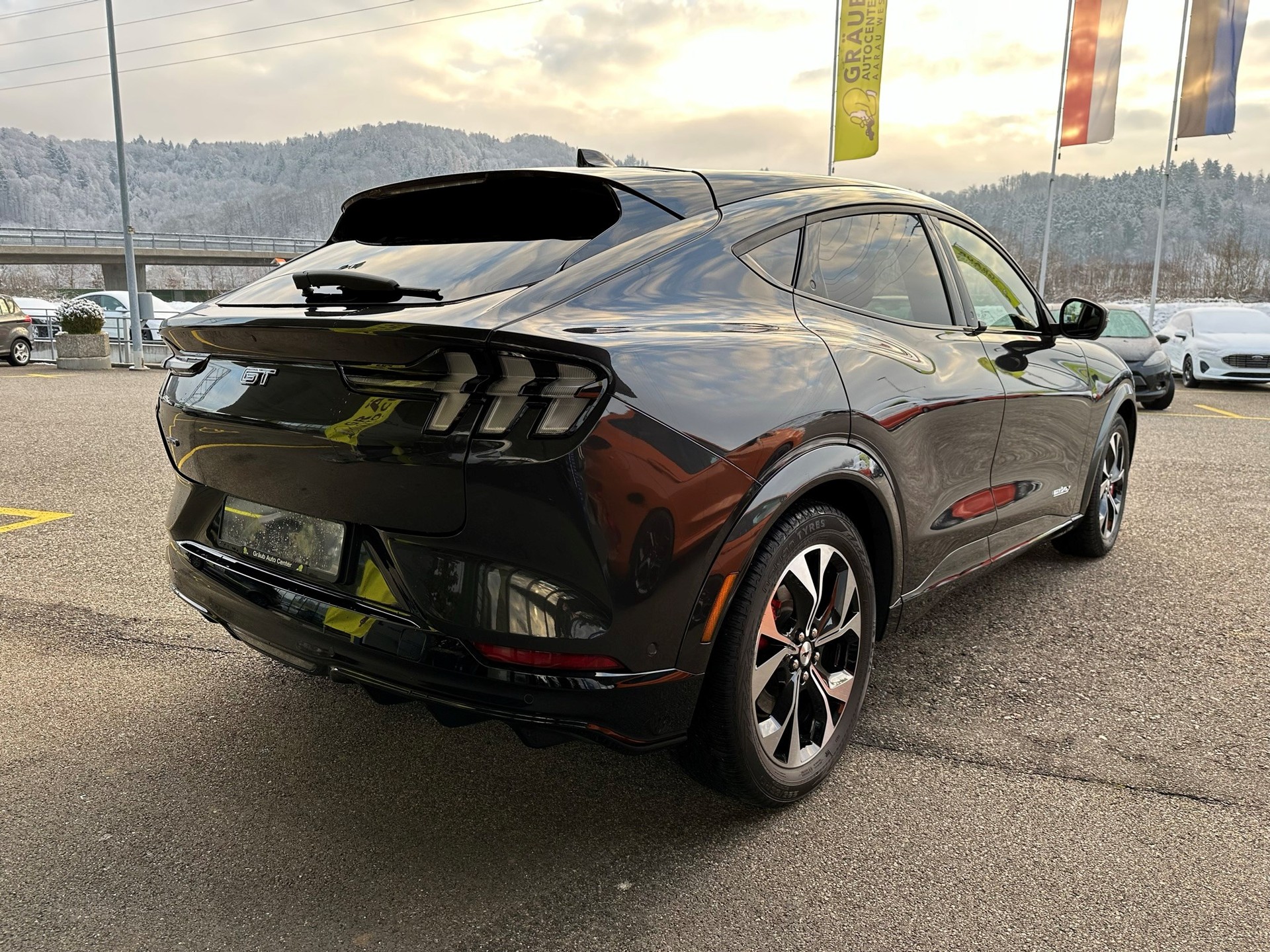 FORD Mustang MACH-E GT AWD 99 kWh-image-5
