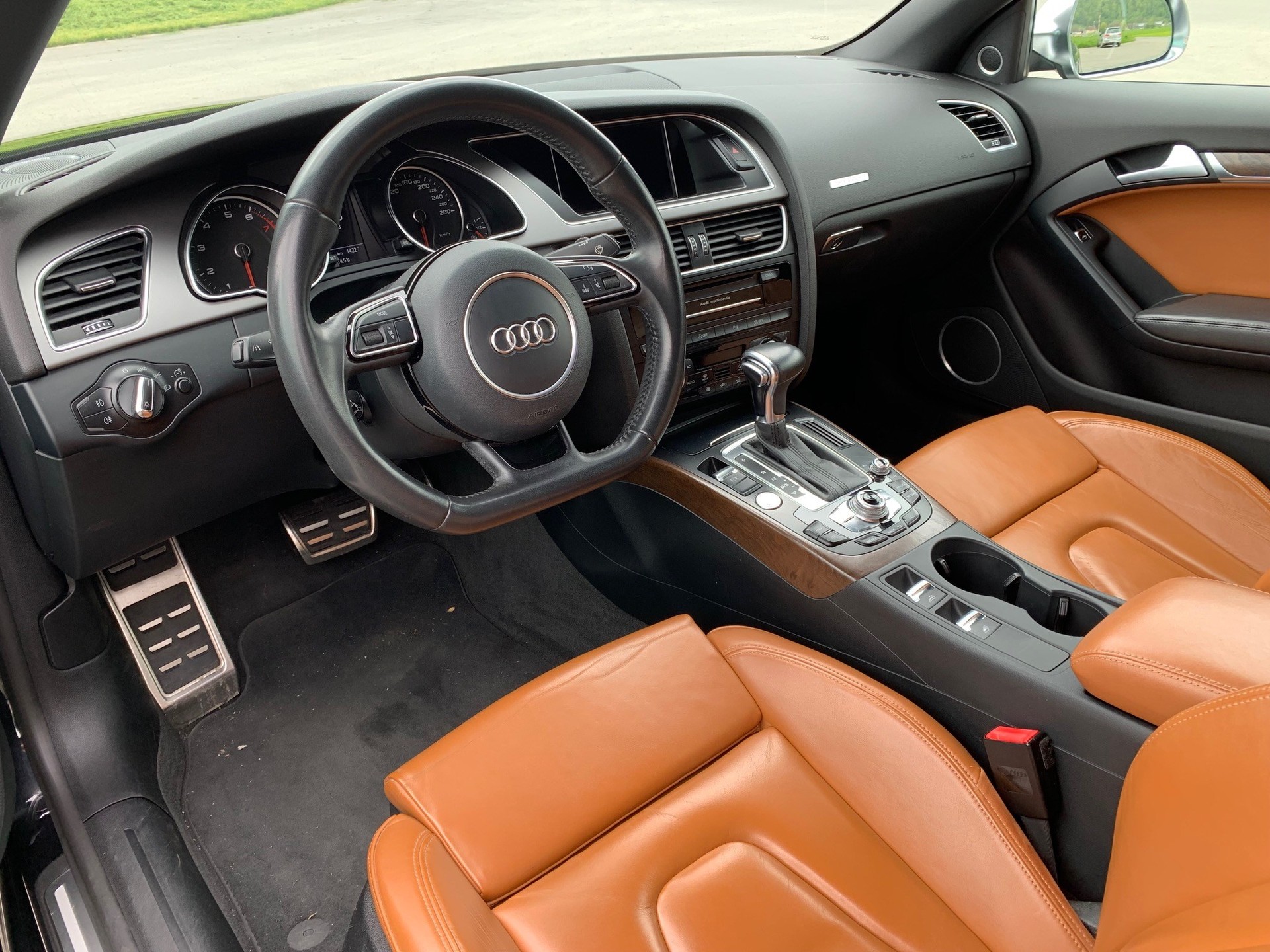 AUDI A5 Cabriolet 2.0 TFSI quattro S-tronic-image-12