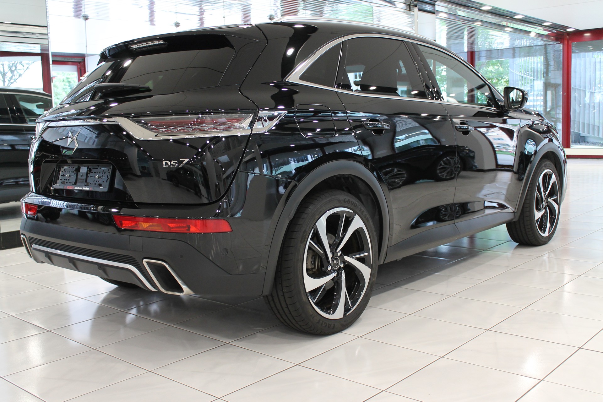 DS AUTOMOBILES DS 7 Crossback E-Tense 300 4x4 Rivoli-showroom-element-2