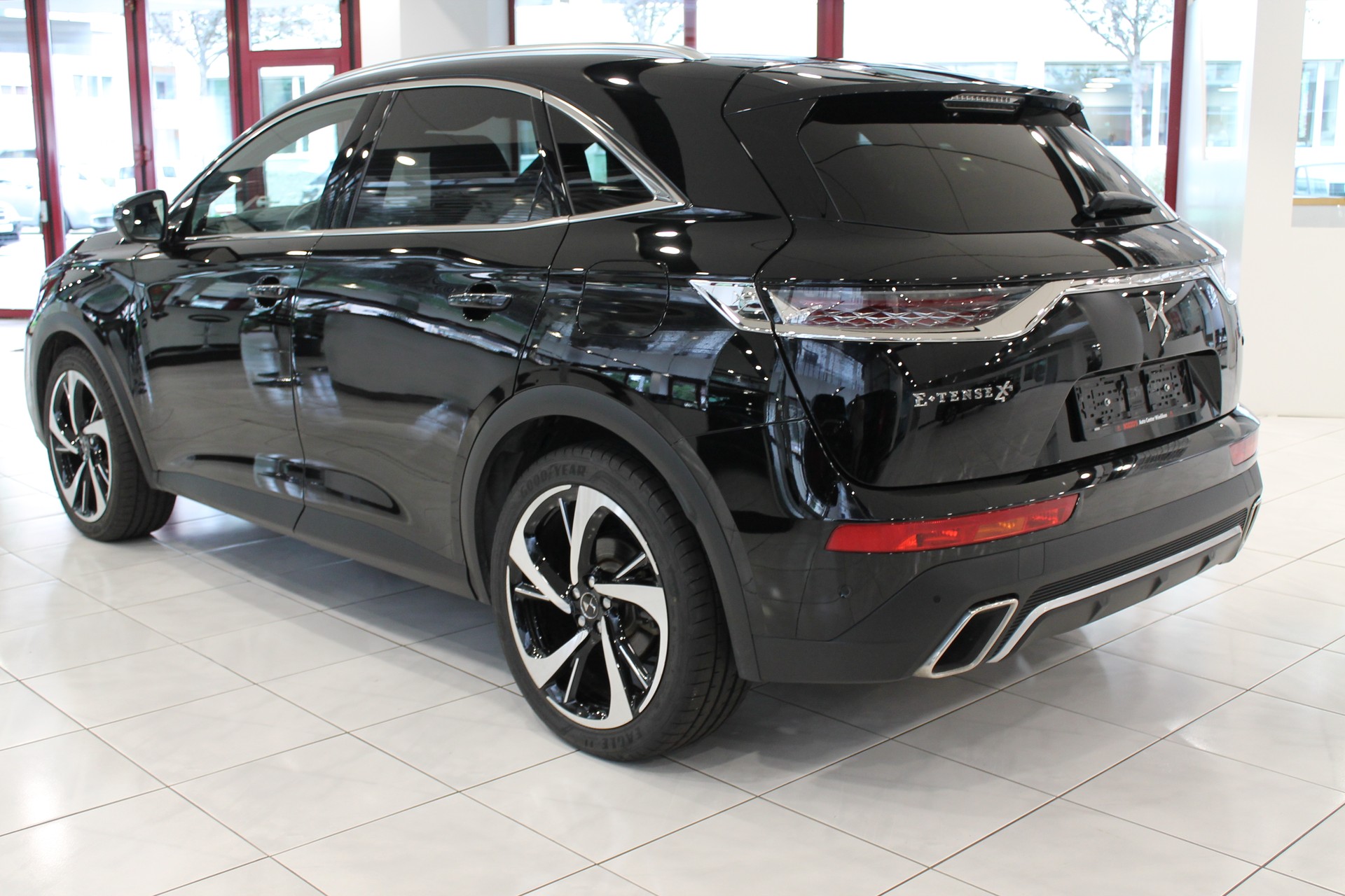 DS AUTOMOBILES DS 7 Crossback E-Tense 300 4x4 Rivoli-showroom-element-3