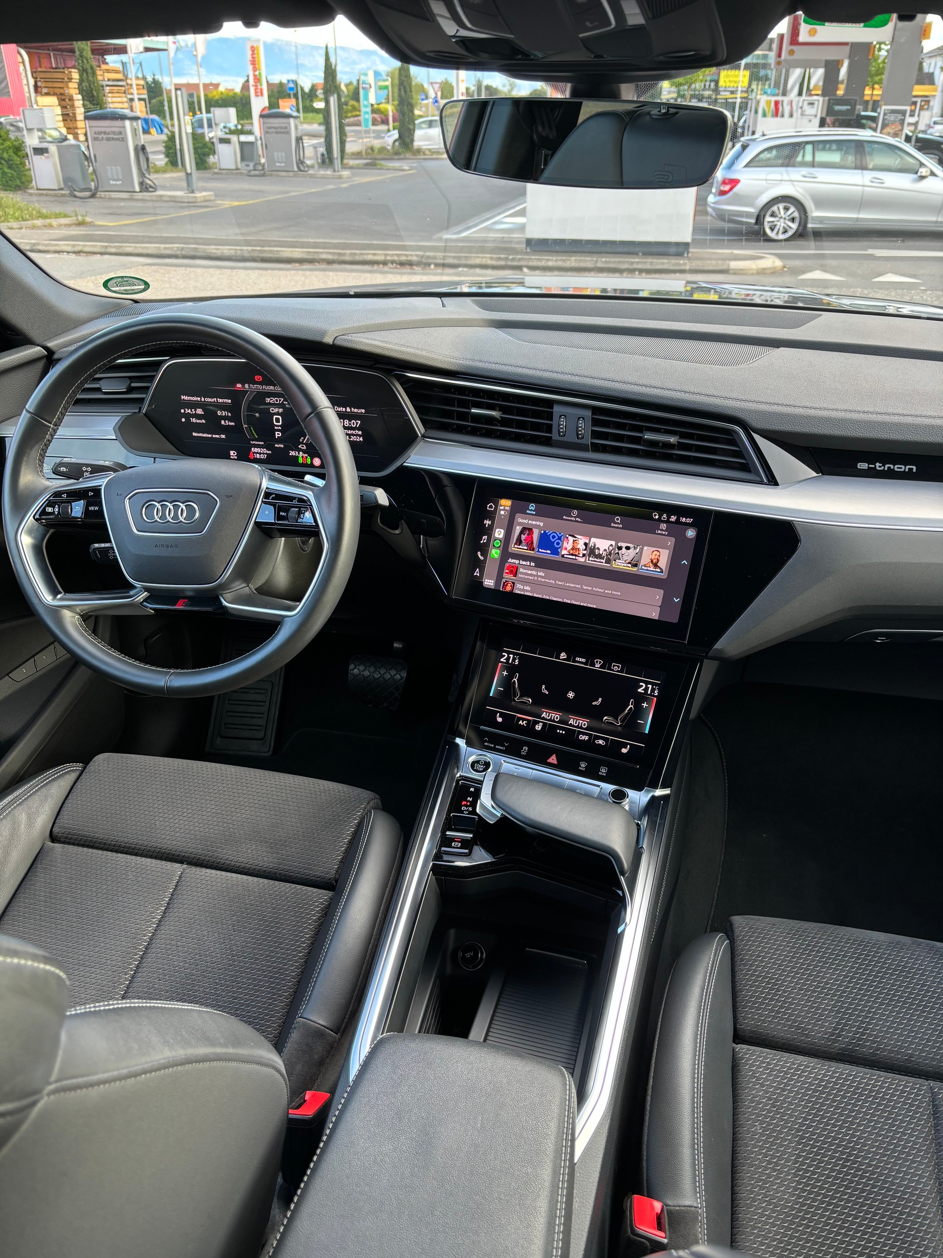 AUDI e-tron 50 Sportback S Line quattro-image-3