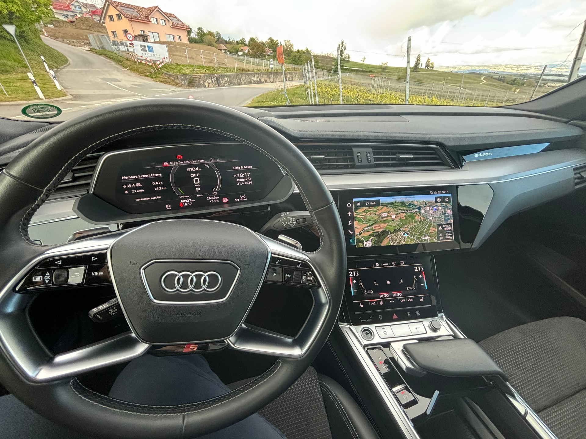 AUDI e-tron 50 Sportback S Line quattro-image-2