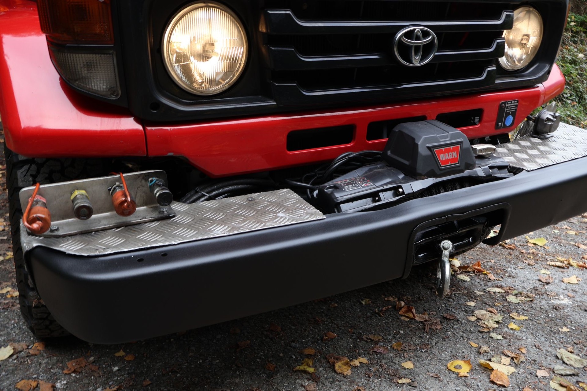 TOYOTA LAND CRUISER-image-3