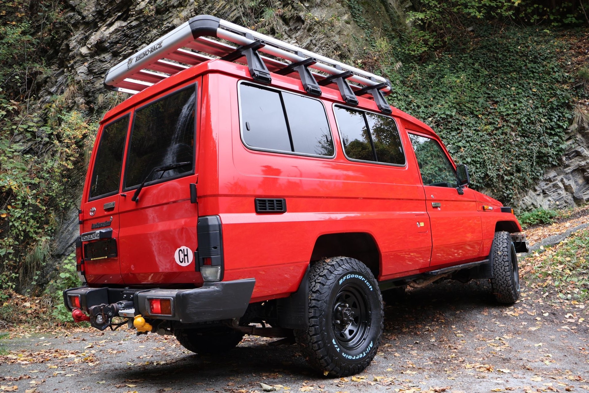 TOYOTA LAND CRUISER-image-4