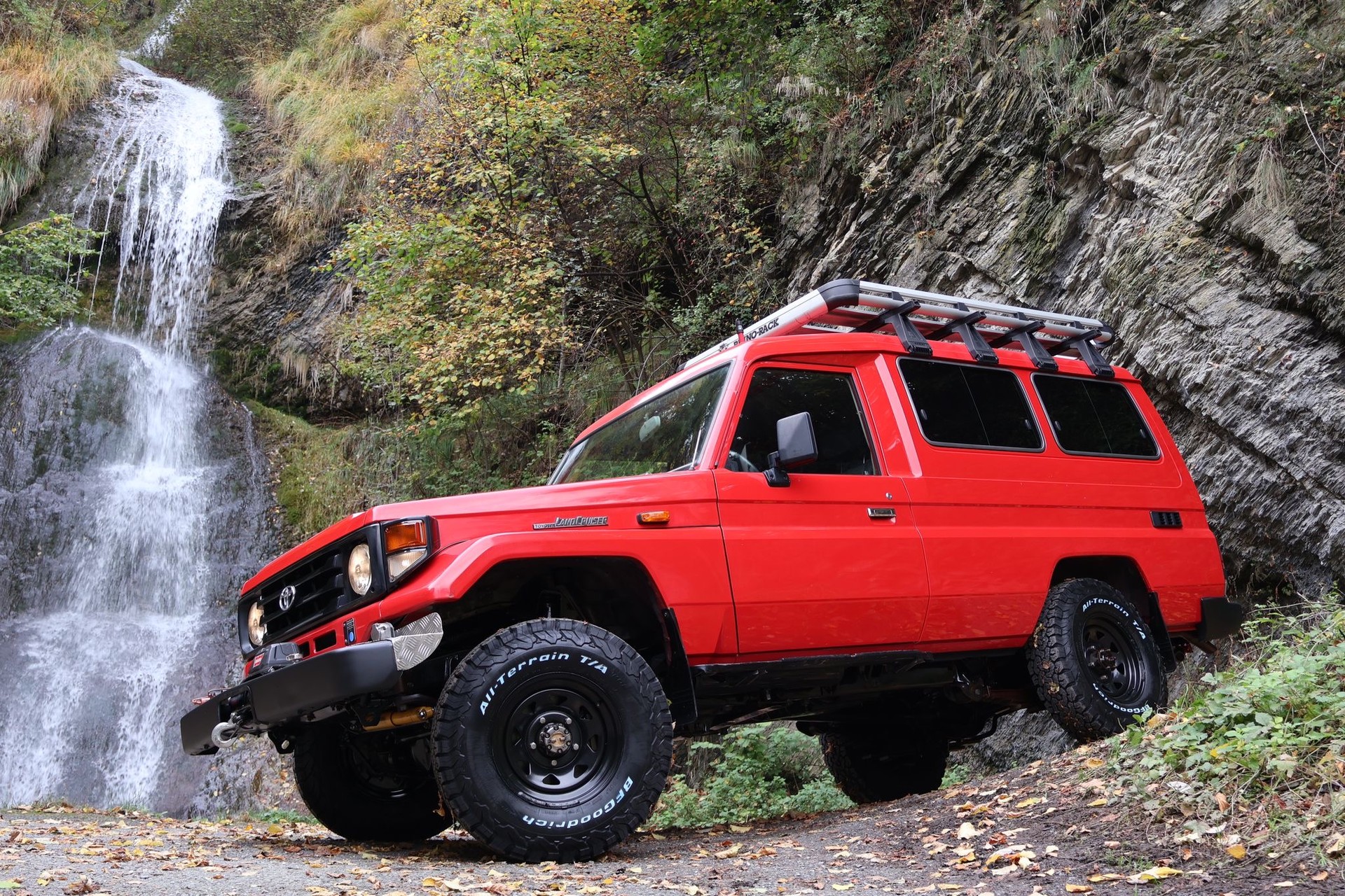 TOYOTA LAND CRUISER-image-0