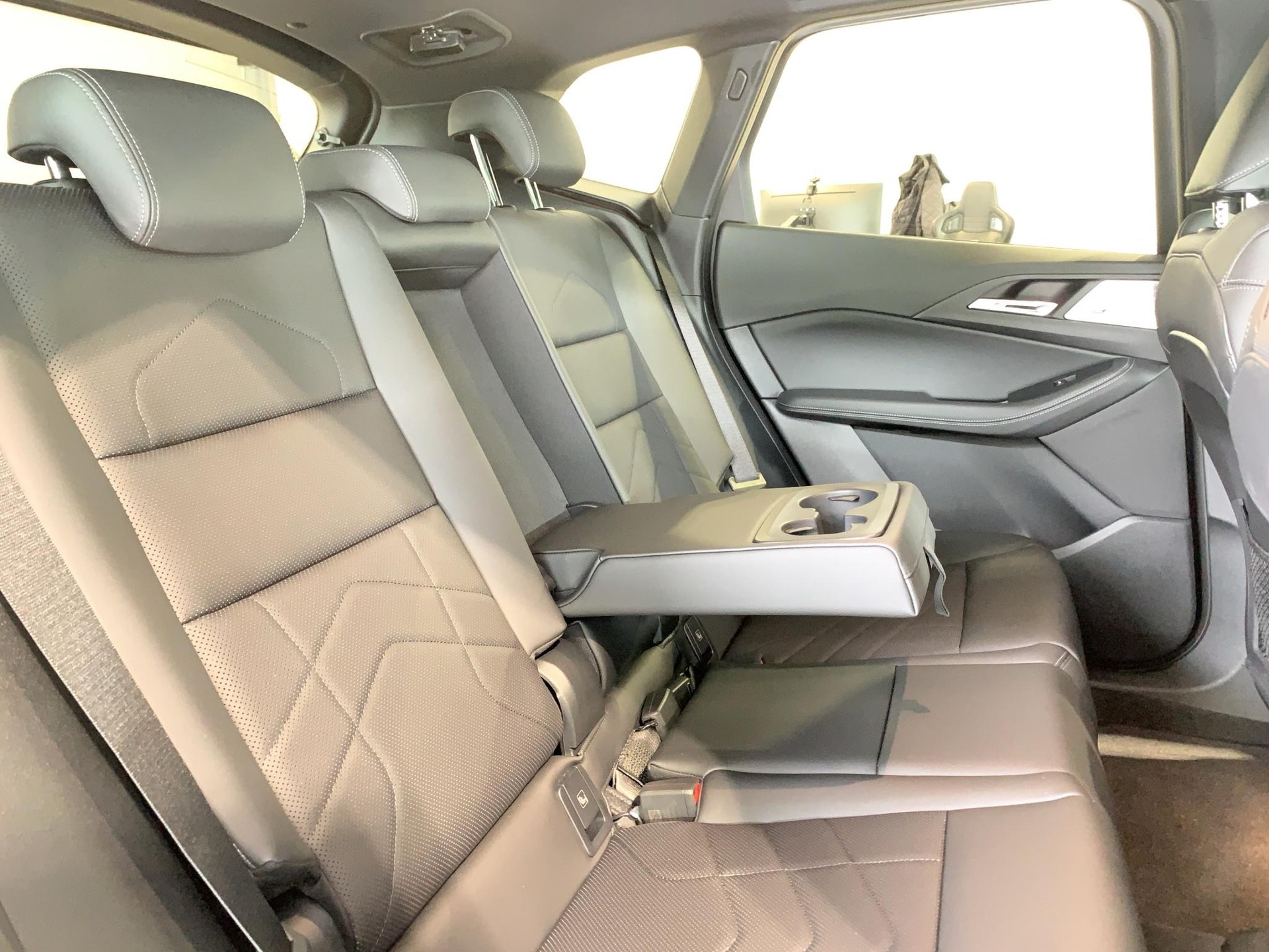 BMW 230e xDrive Active Tourer M Sport-image-19