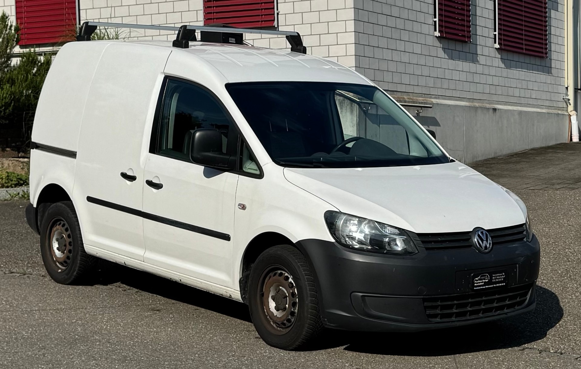 VW Caddy 1.6 TDI BlueMotion Technology-image-8