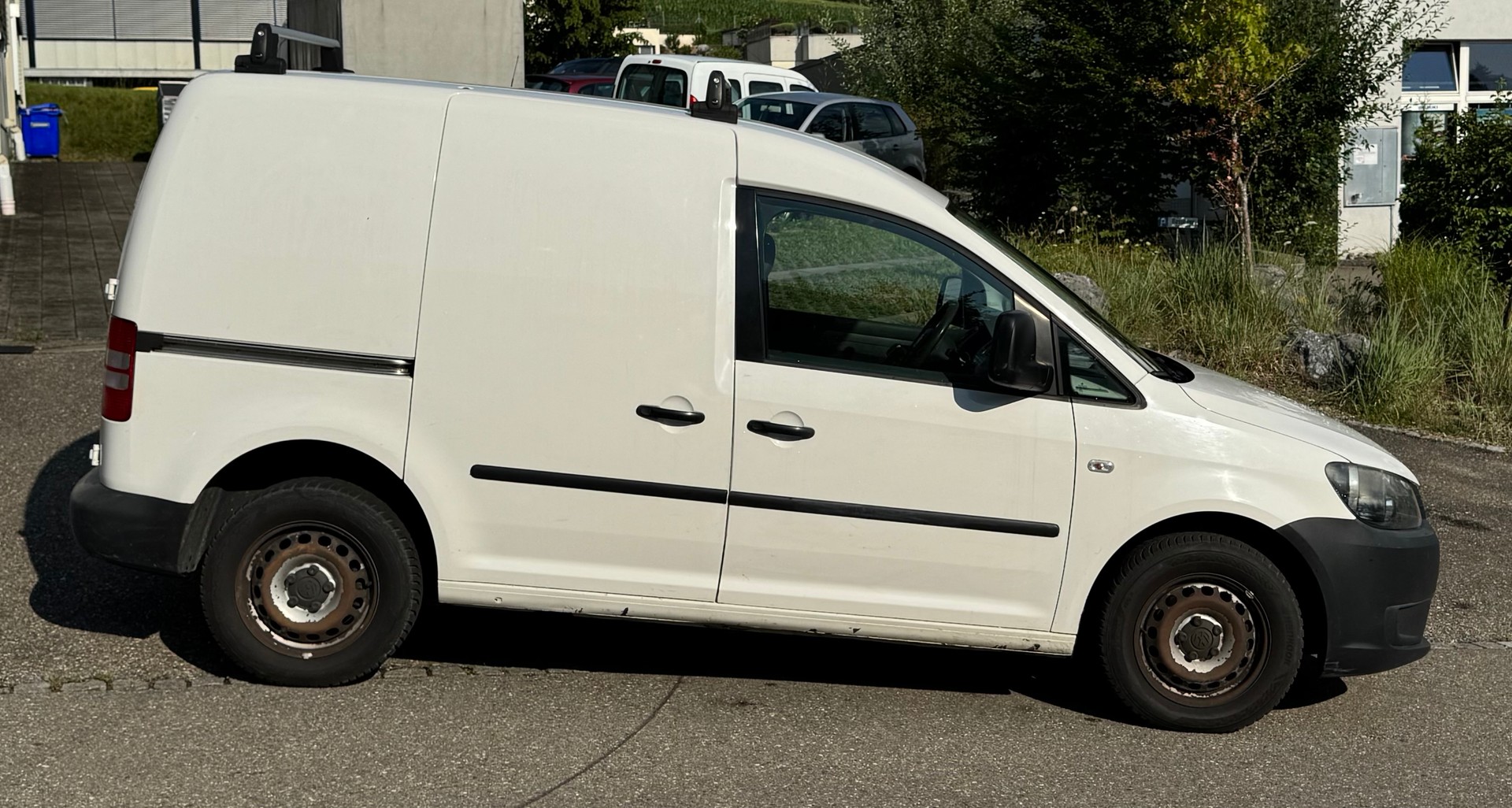 VW Caddy 1.6 TDI BlueMotion Technology-image-7